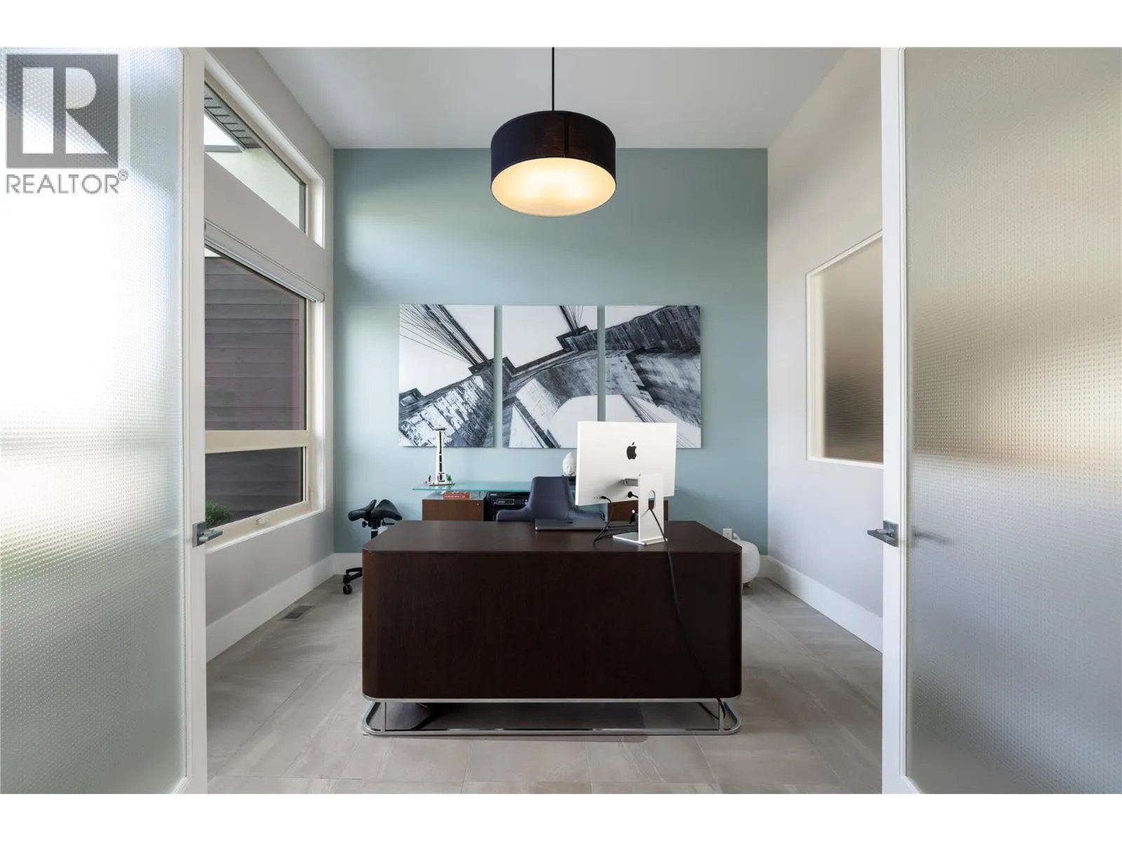 3301 Vineyard View Drive