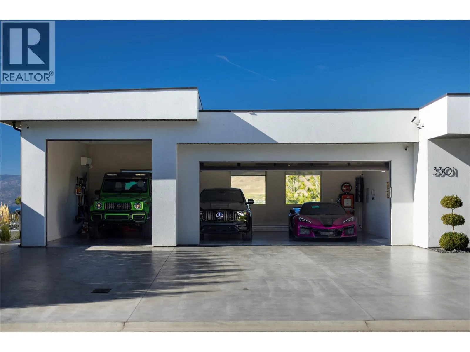 3301 Vineyard View Drive