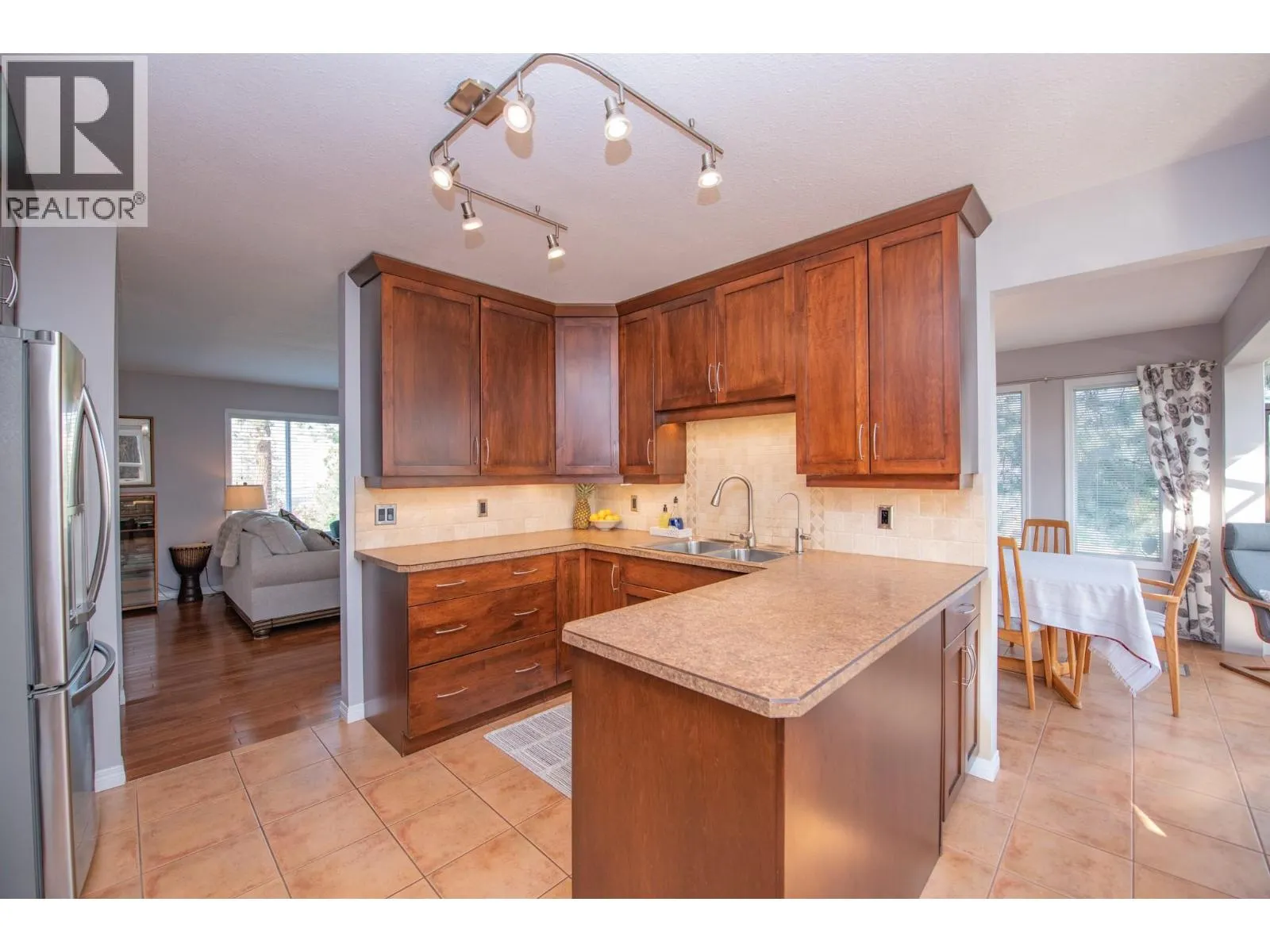 5290 Silver Star Road