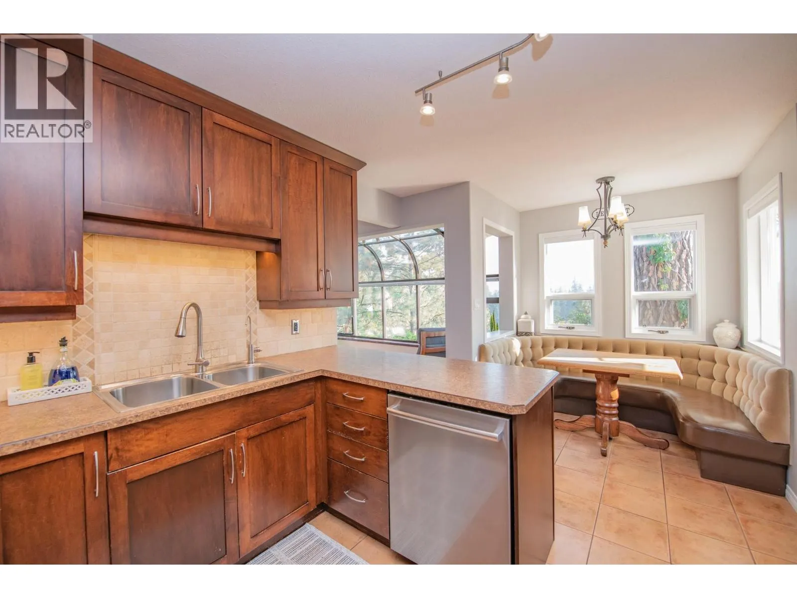 5290 Silver Star Road
