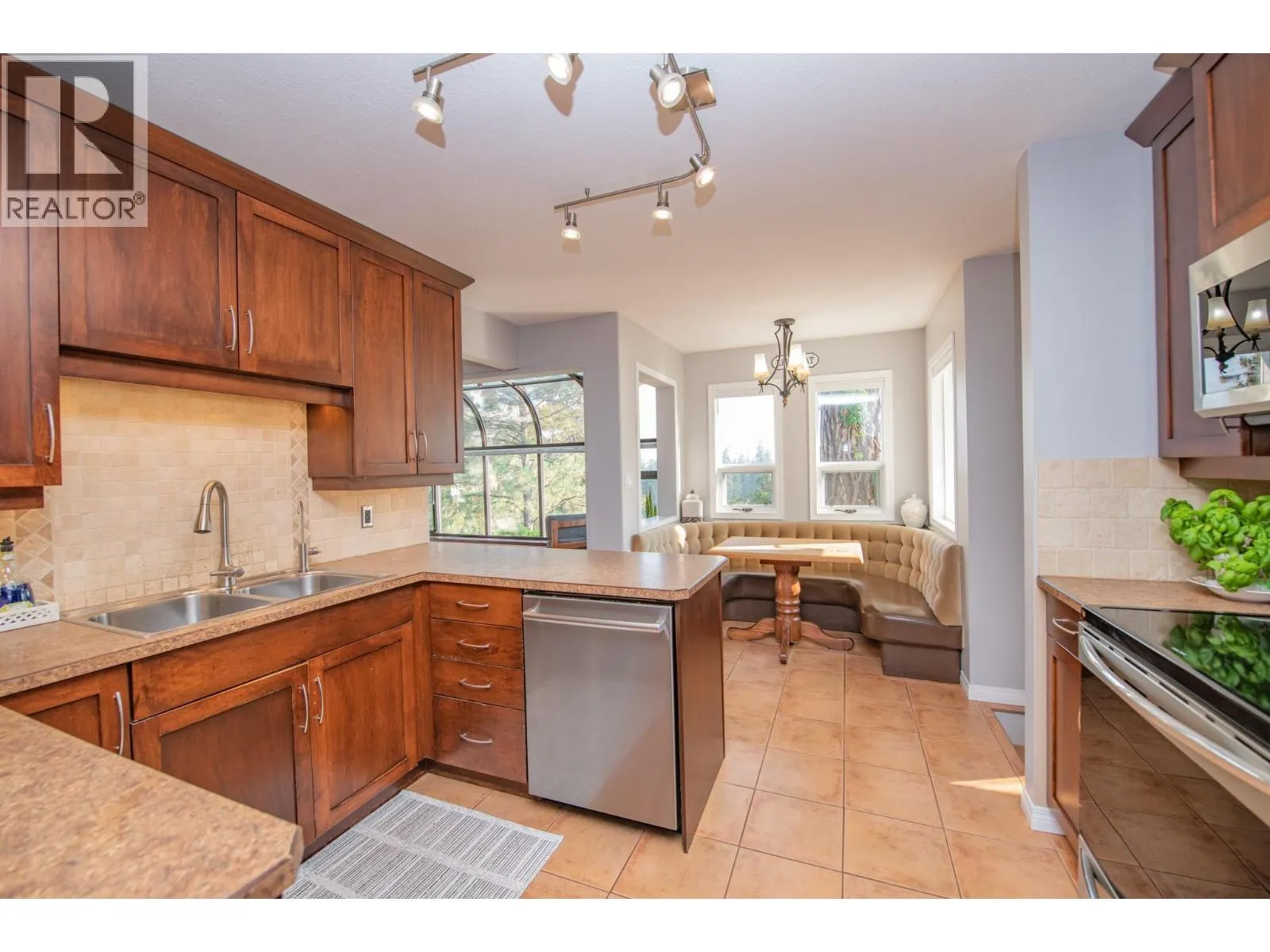 5290 Silver Star Road