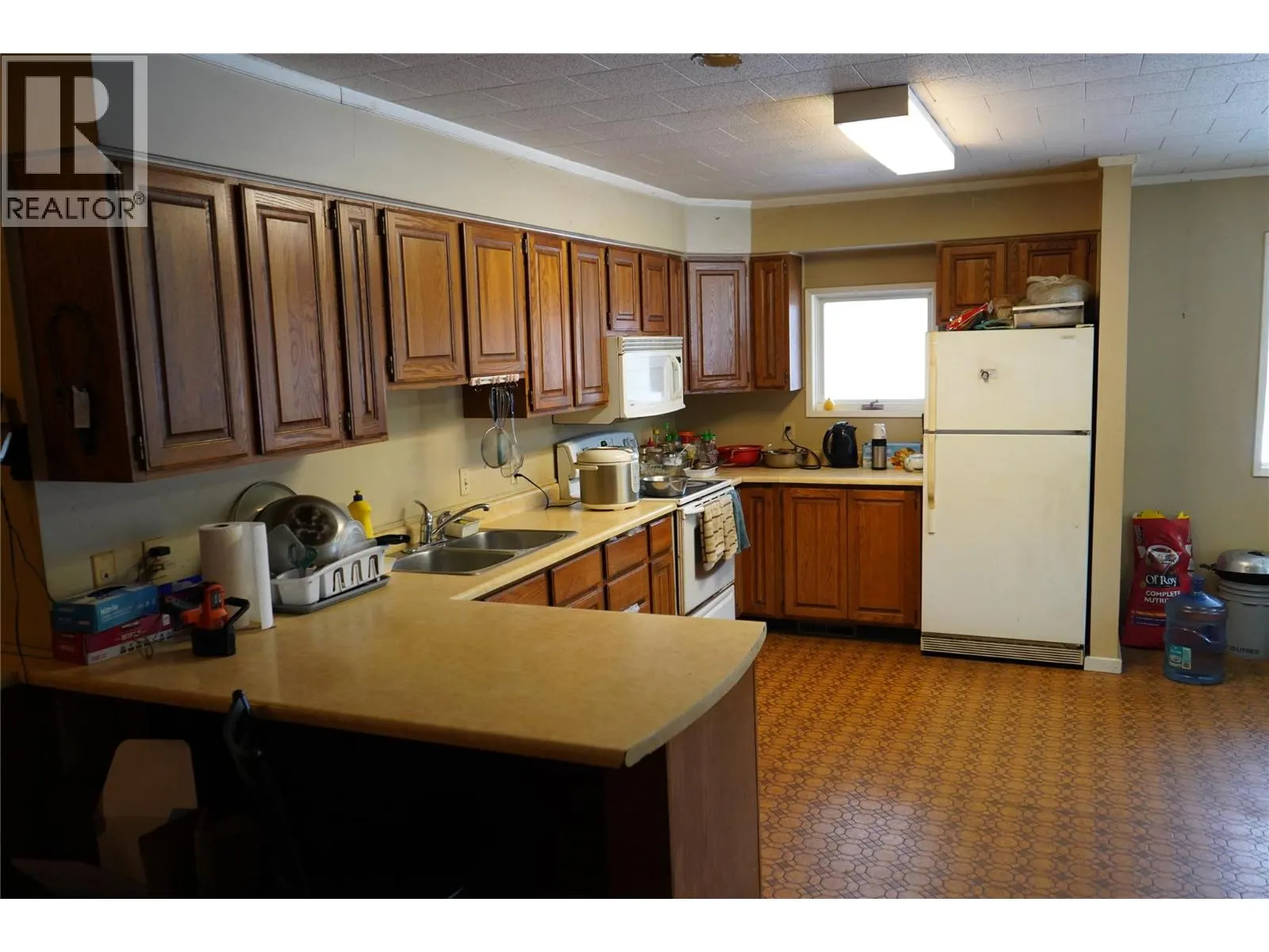 6805 CARIBOO  97 Highway