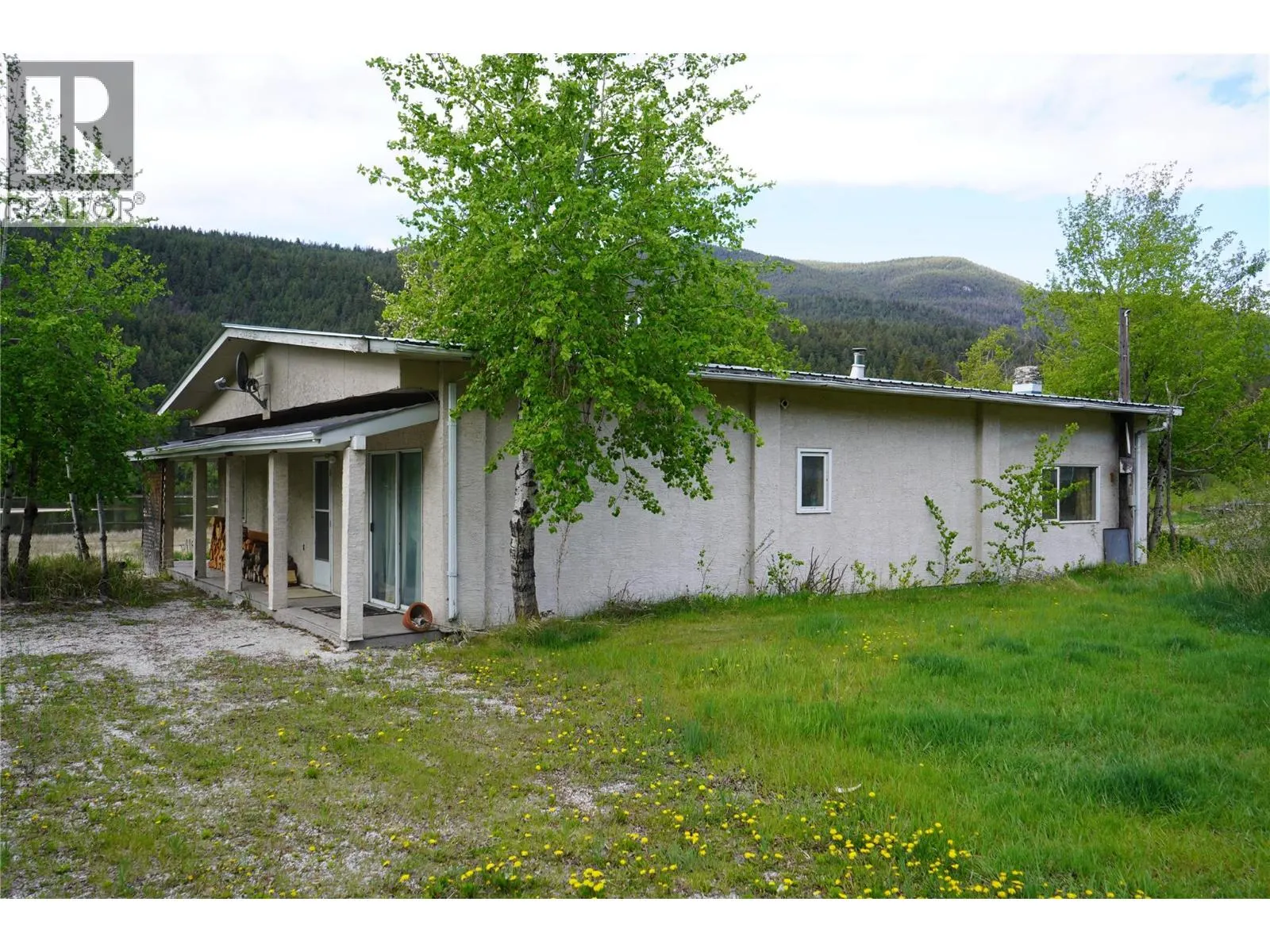 6805 CARIBOO  97 Highway