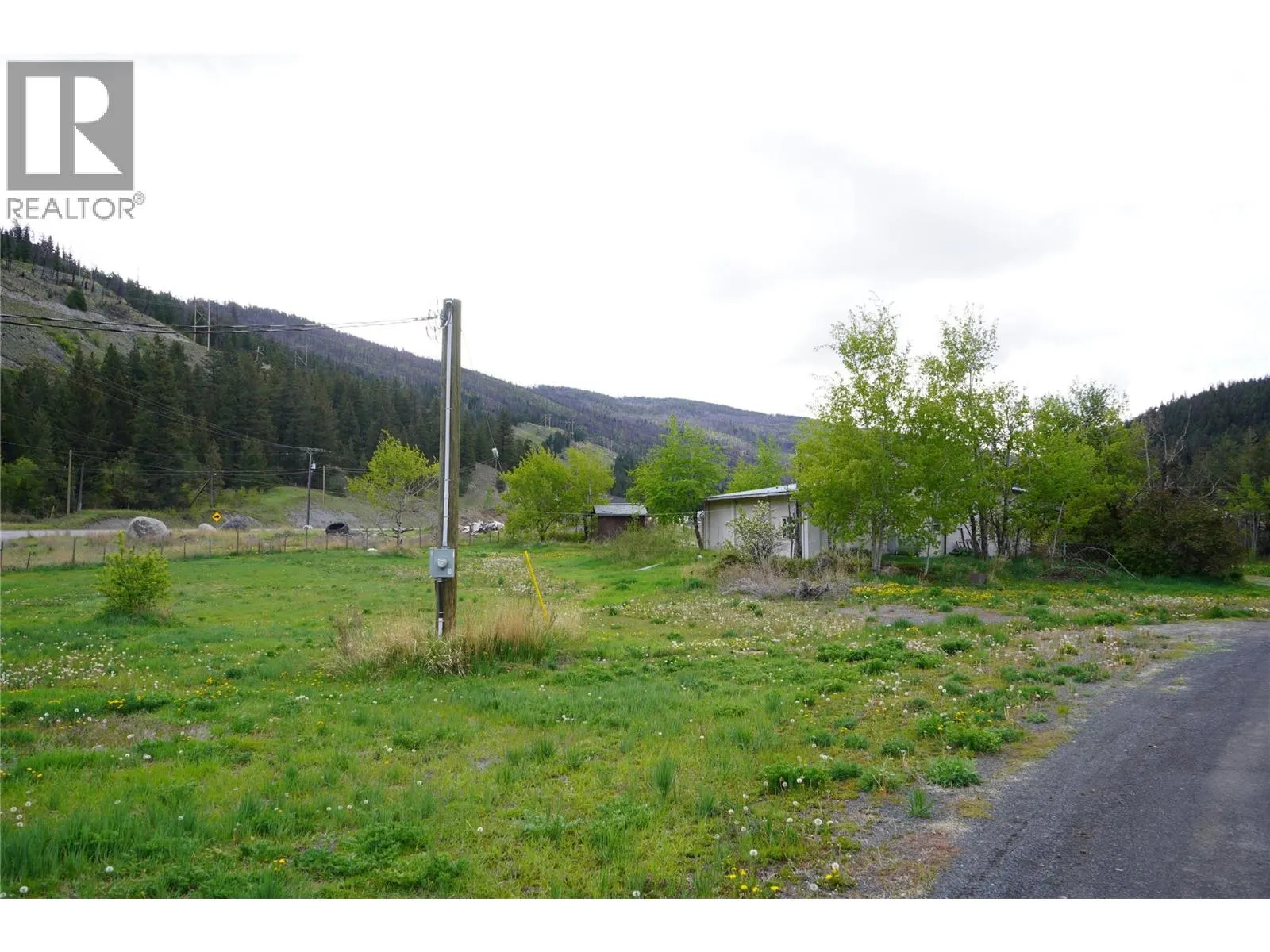 6805 CARIBOO  97 Highway