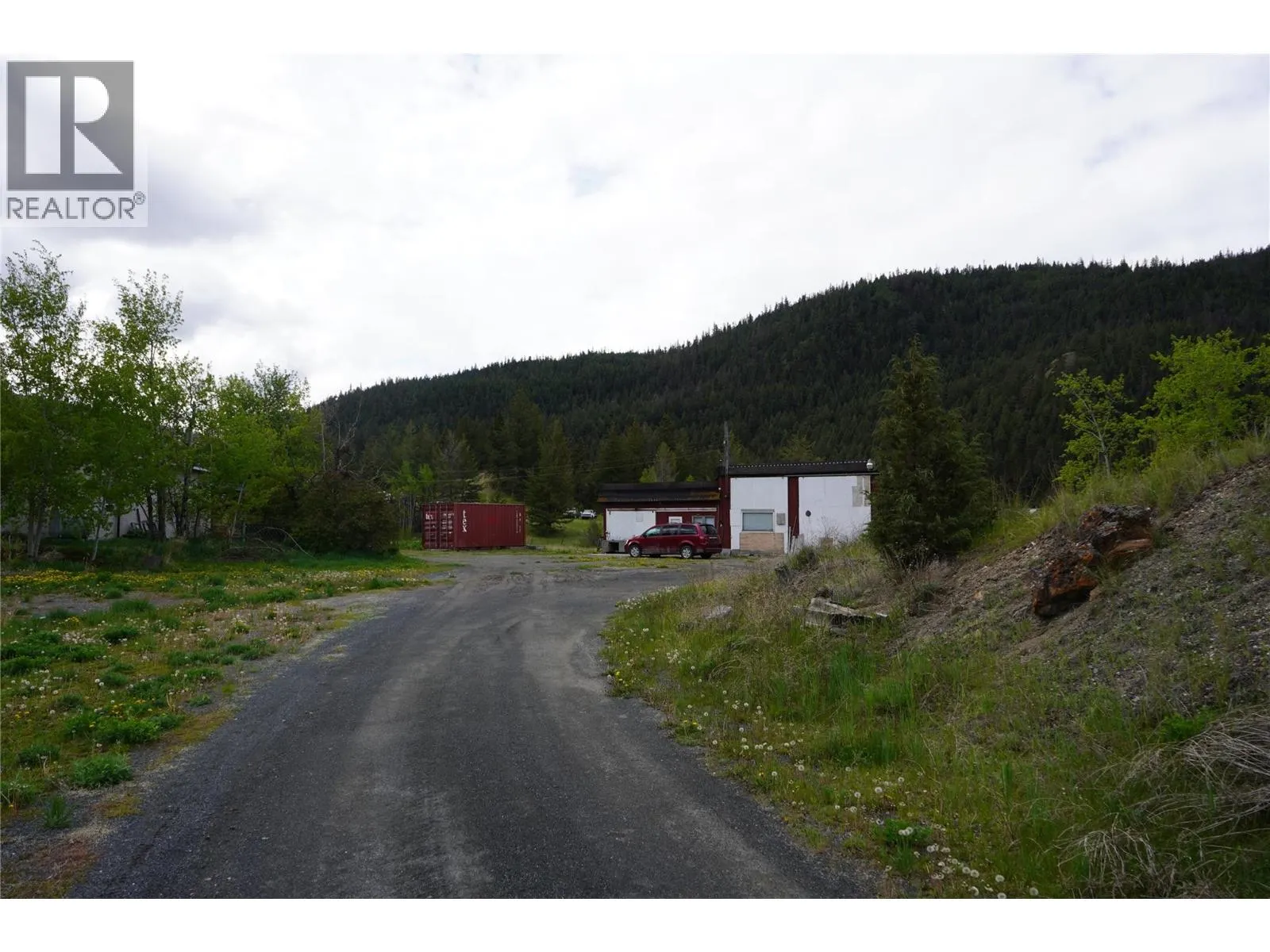 6805 CARIBOO  97 Highway