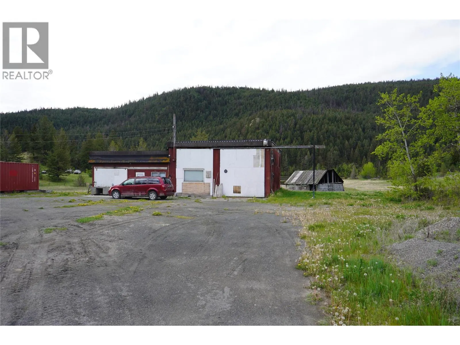 6805 CARIBOO  97 Highway