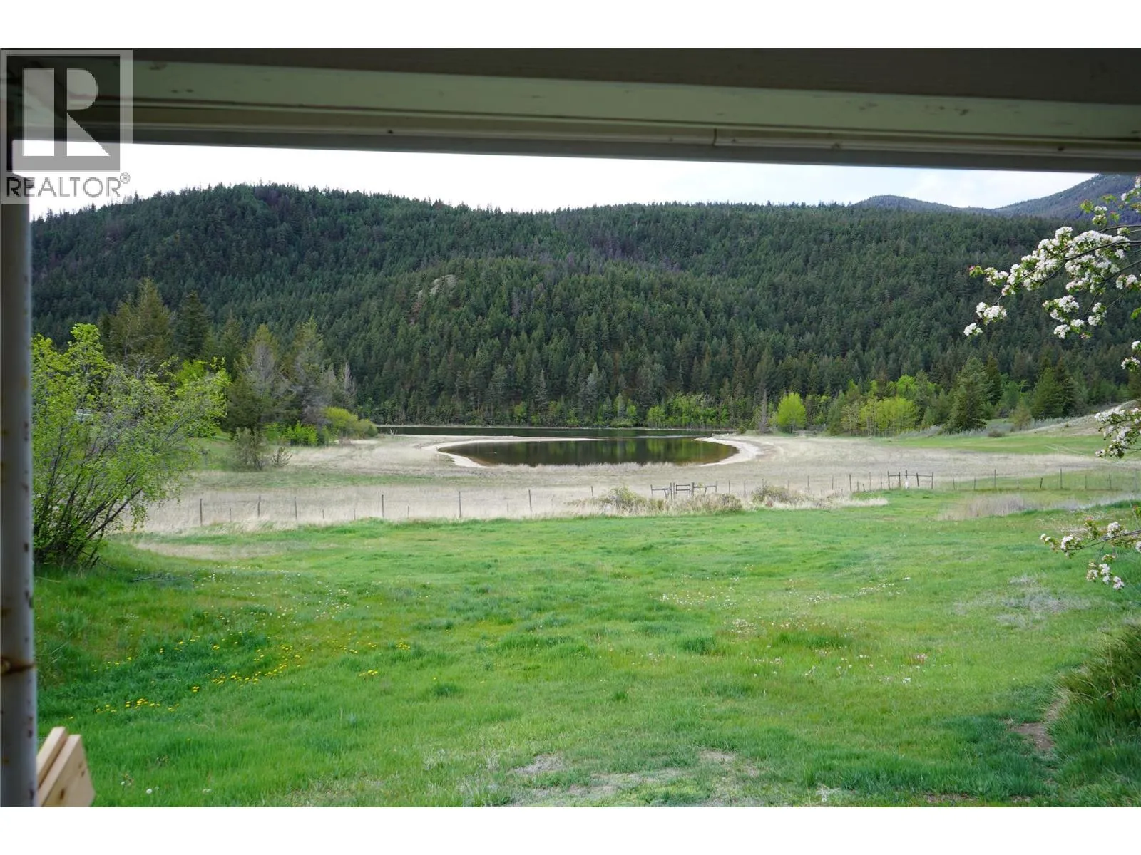 6805 CARIBOO  97 Highway