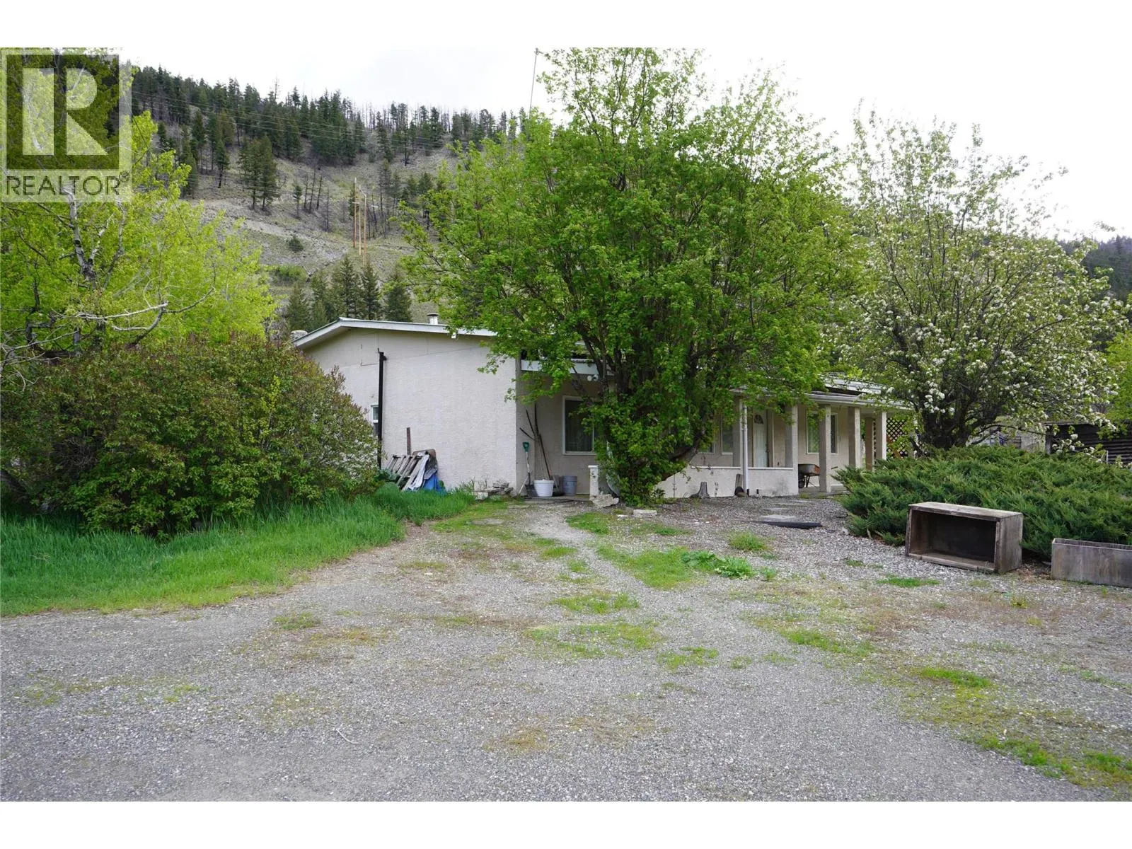 6805 CARIBOO  97 Highway