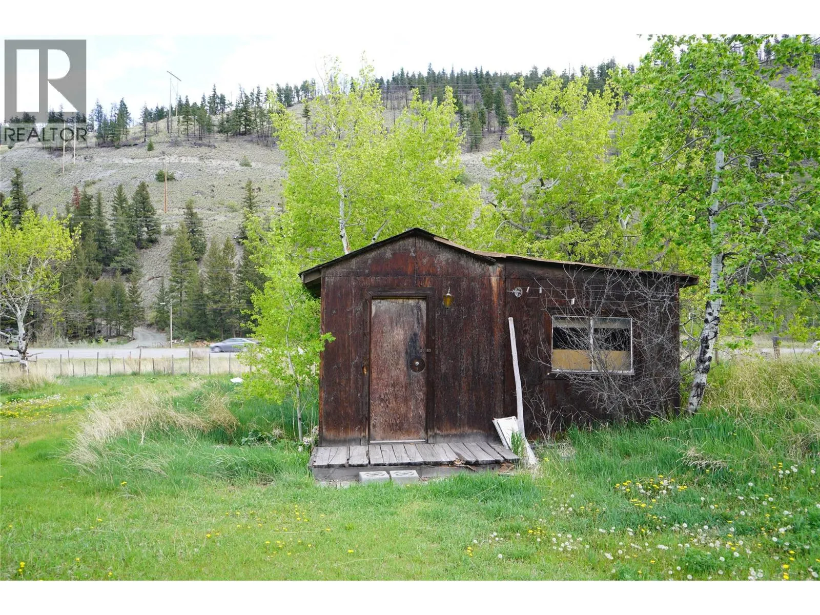 6805 CARIBOO  97 Highway