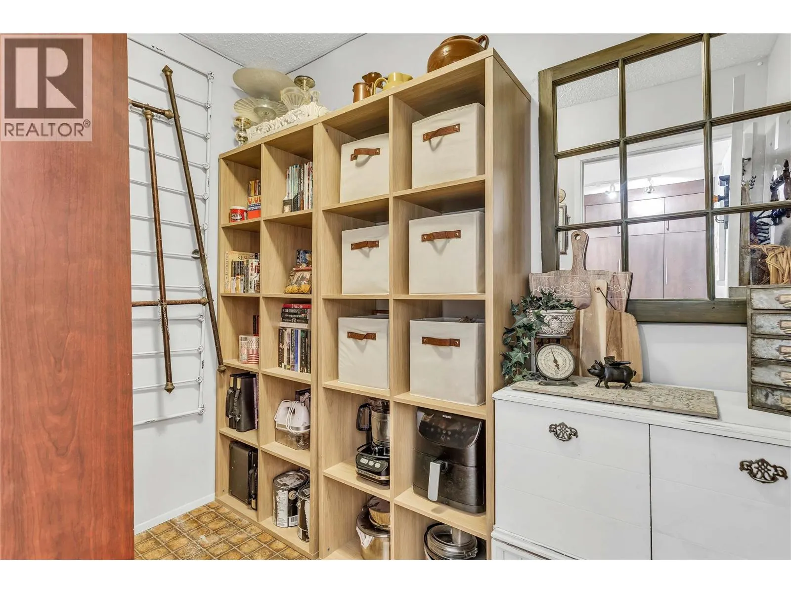 1056 Bernard Avenue Unit# 216