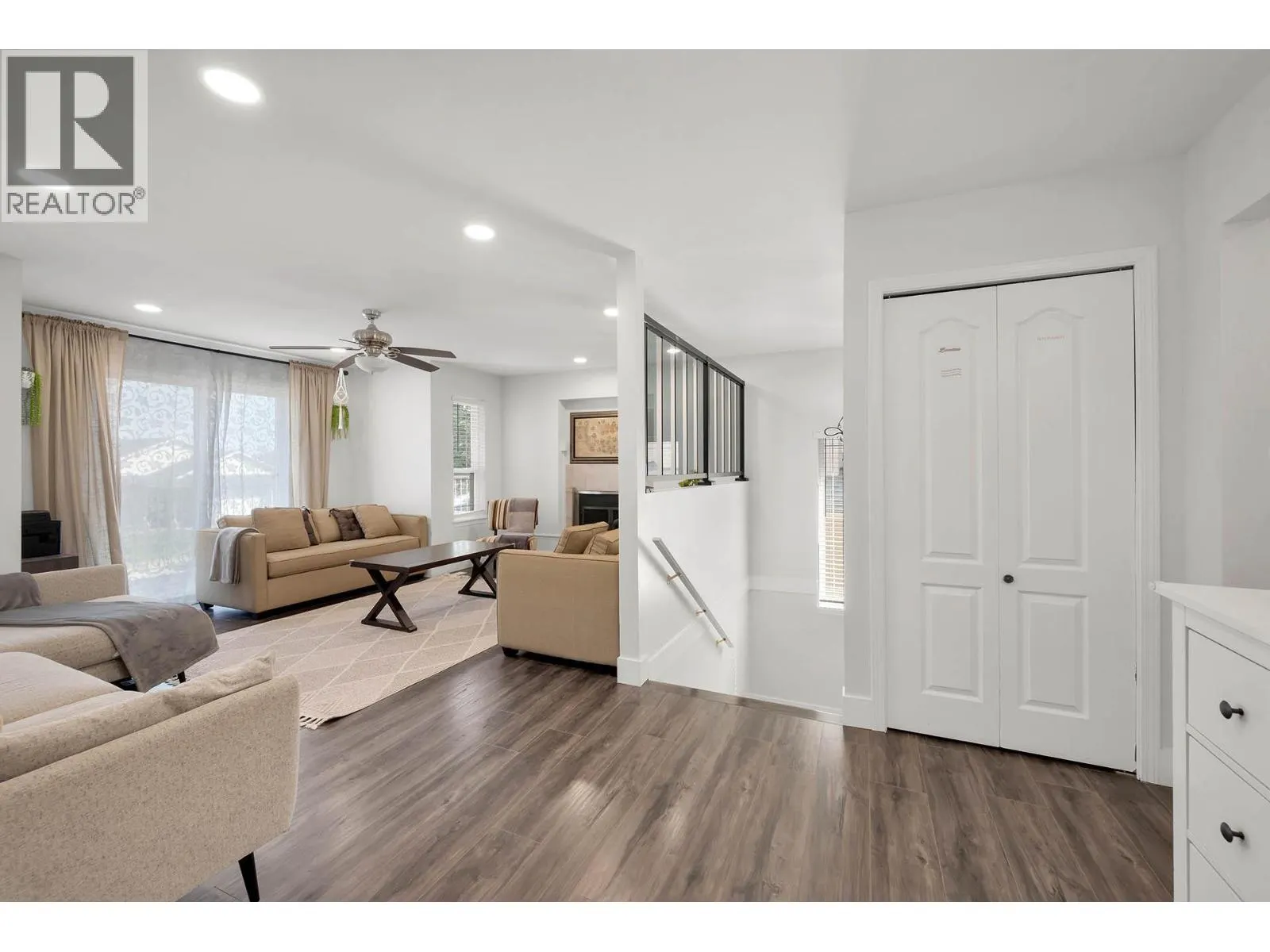 667 DUNROBIN Drive