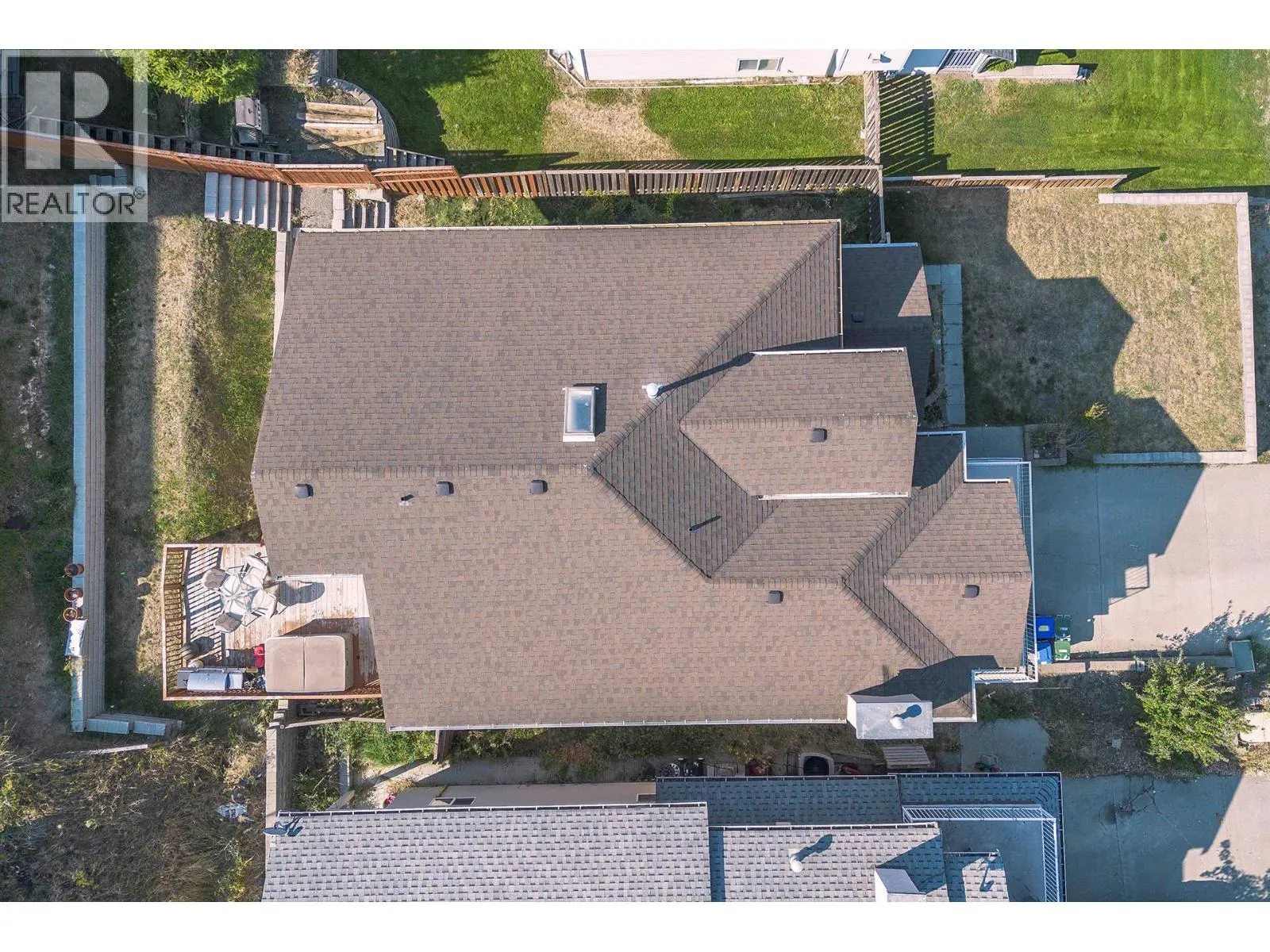 667 DUNROBIN Drive