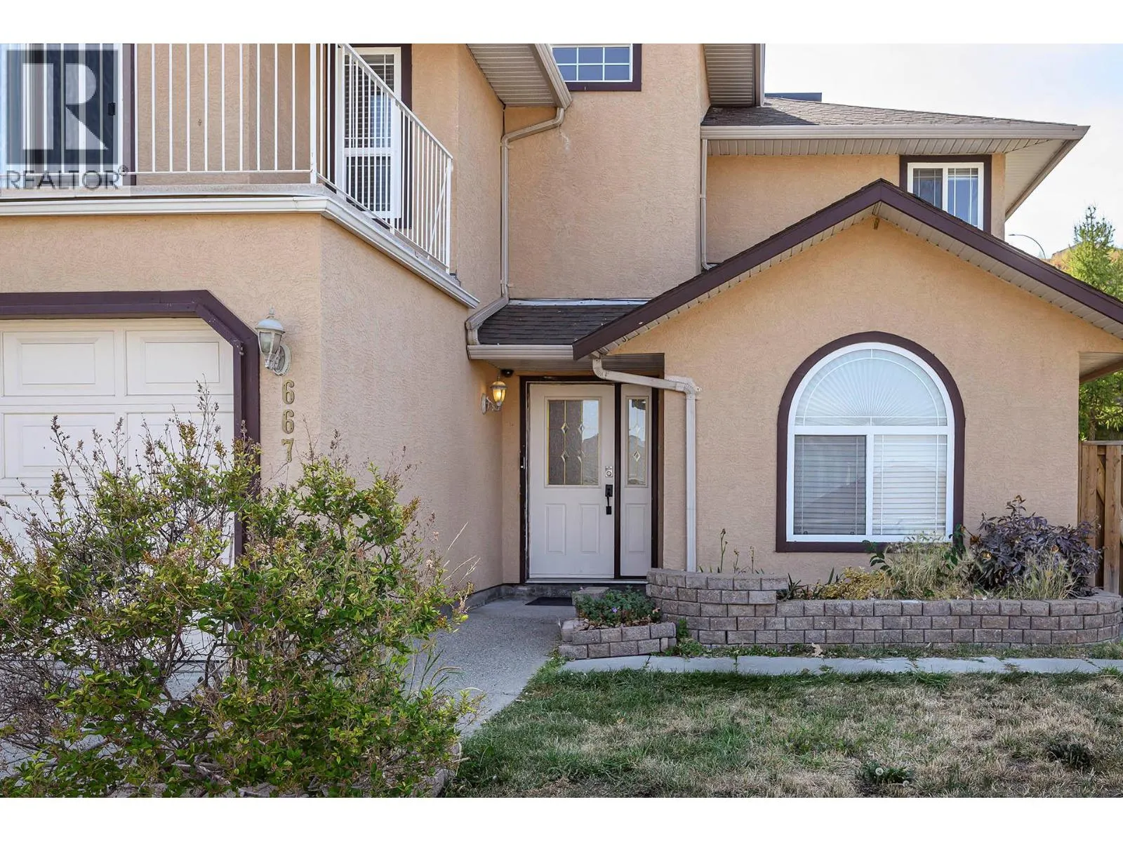 667 DUNROBIN Drive