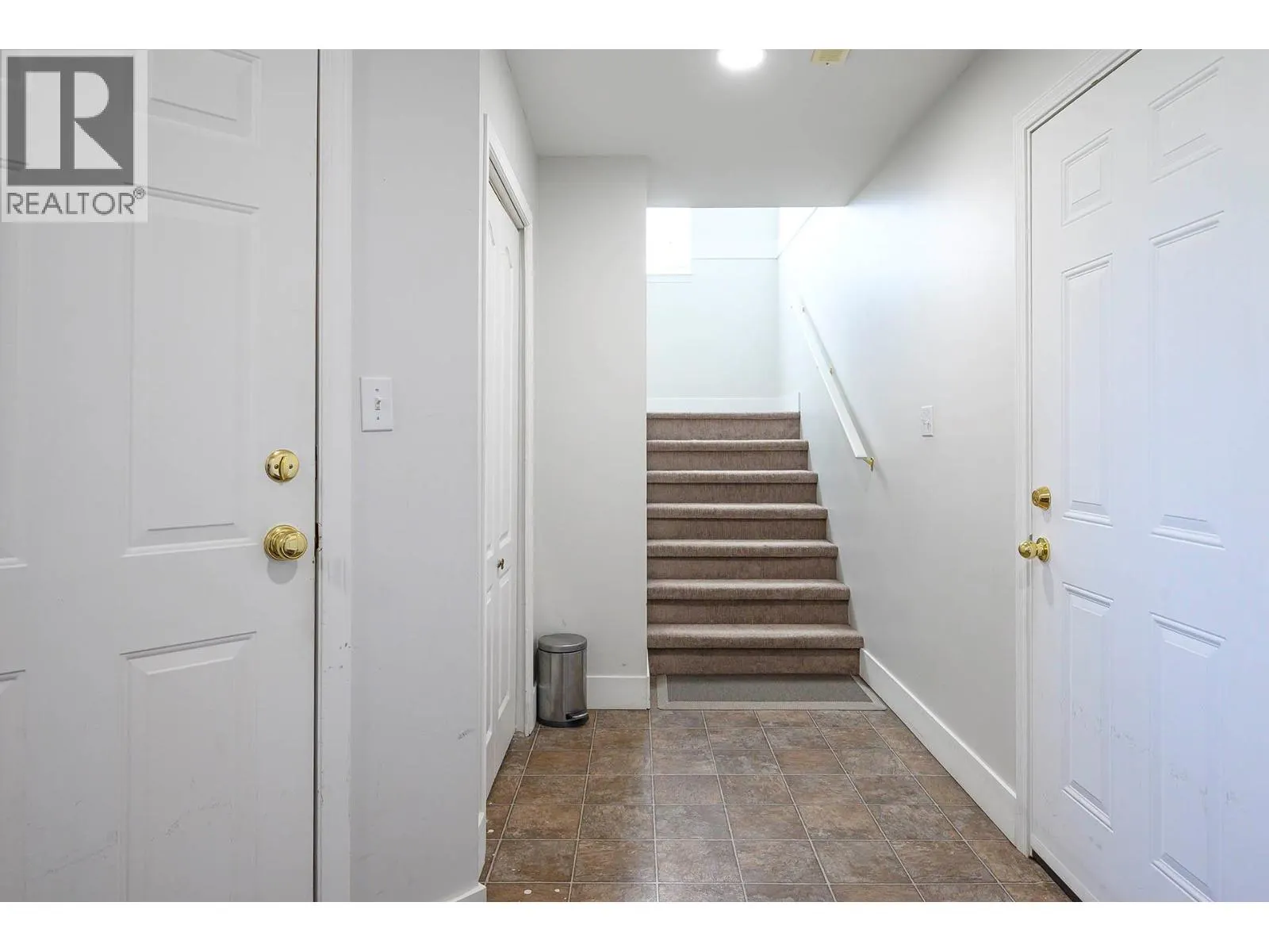 667 DUNROBIN Drive
