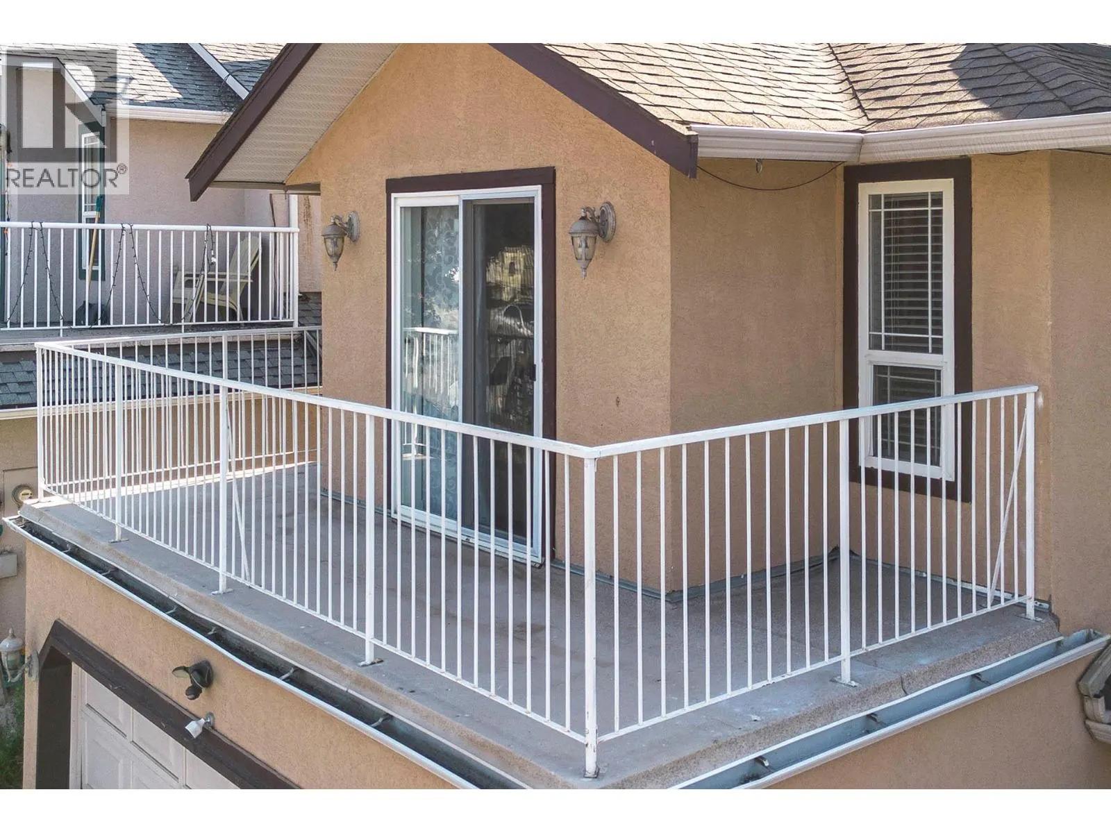 667 DUNROBIN Drive