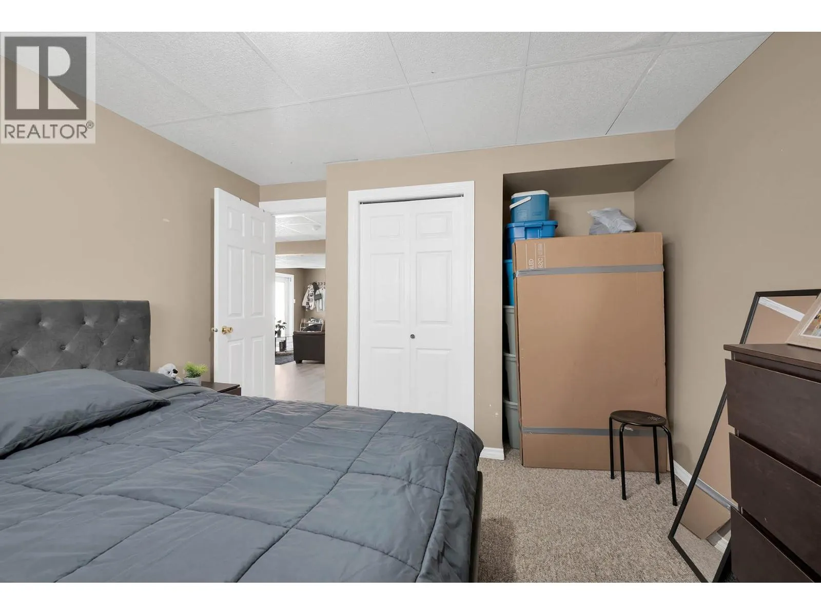 667 DUNROBIN Drive
