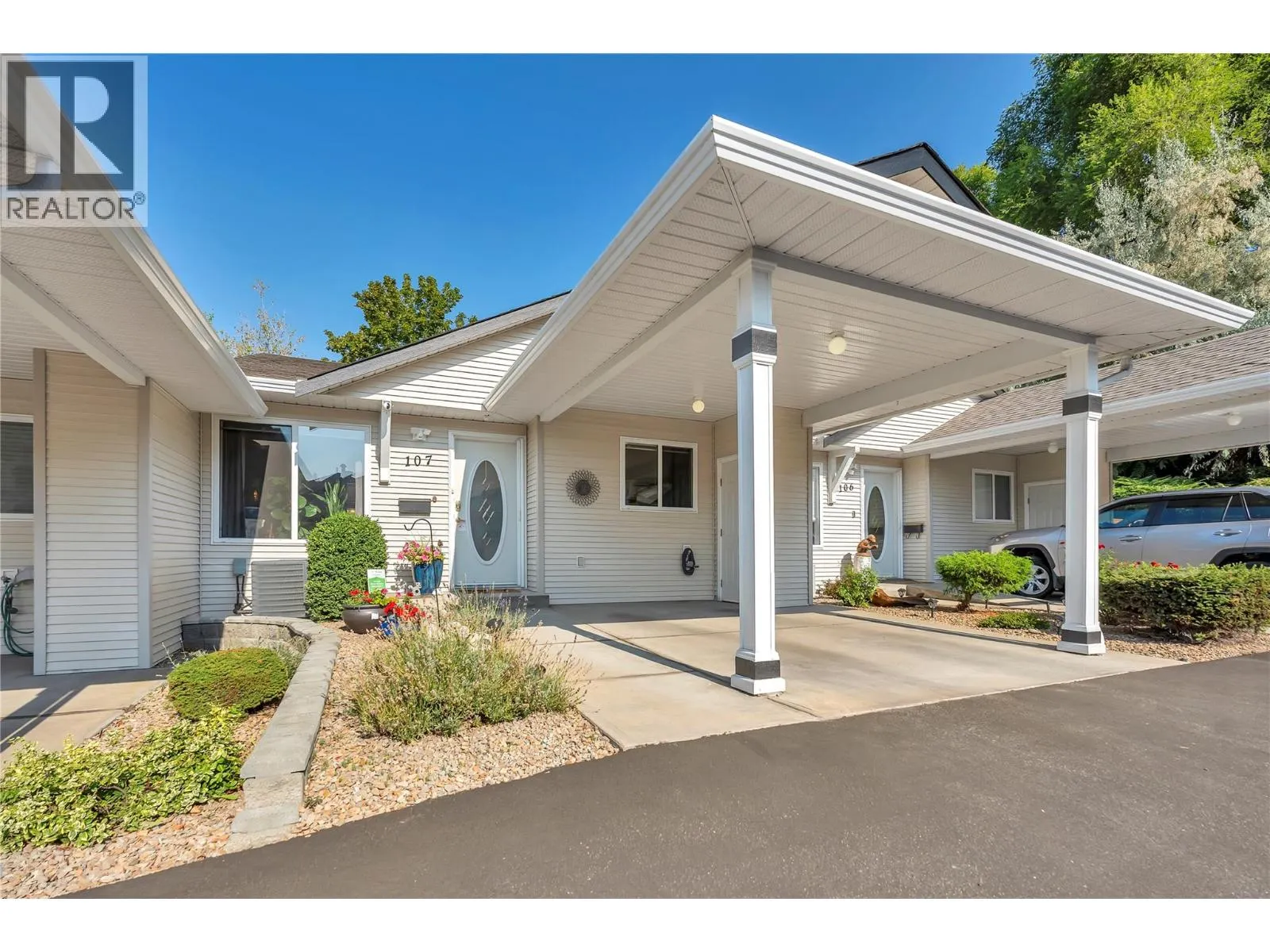 654 PICKERING Street Unit# 107