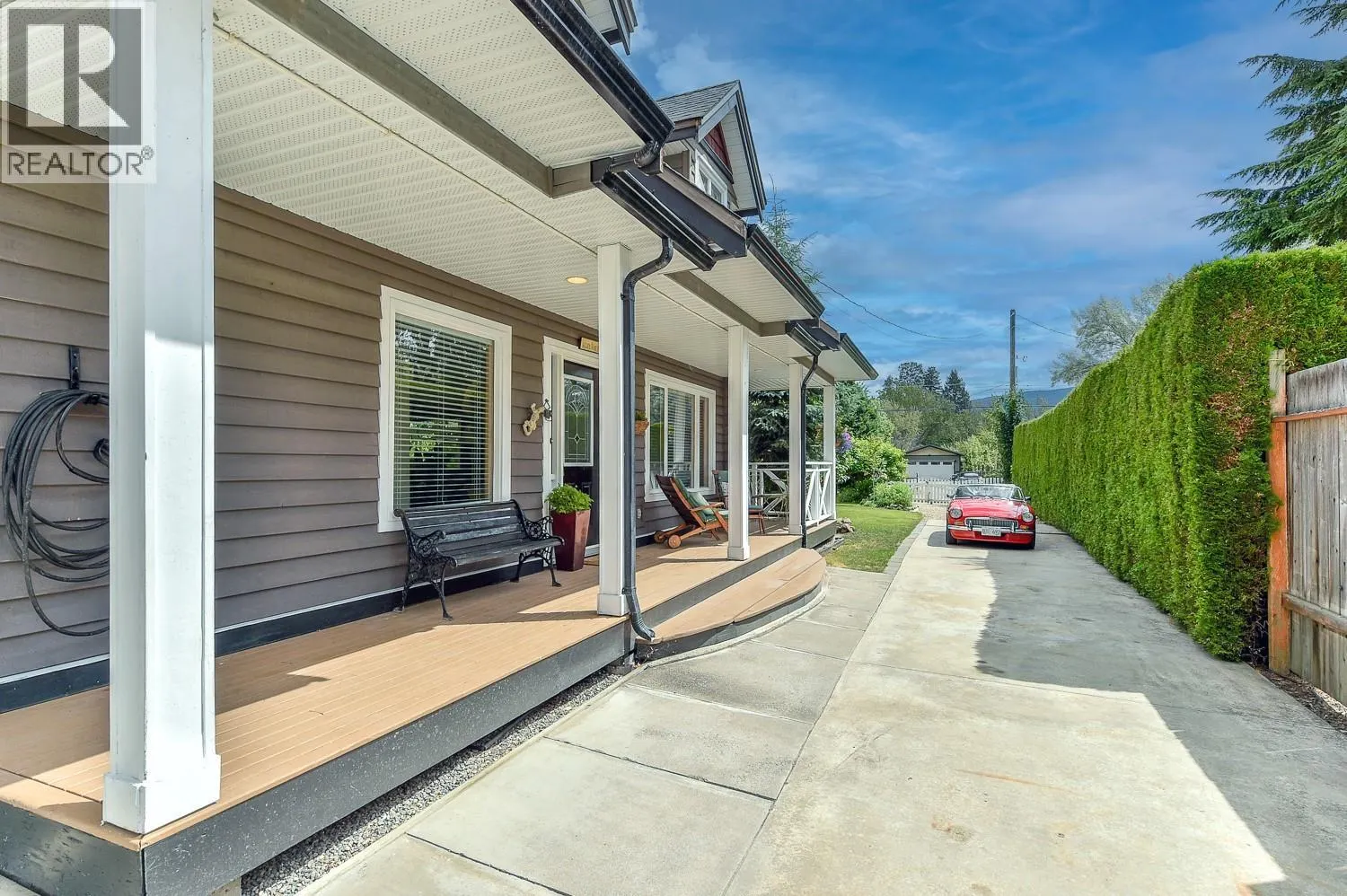 7372 Fintry Delta Road