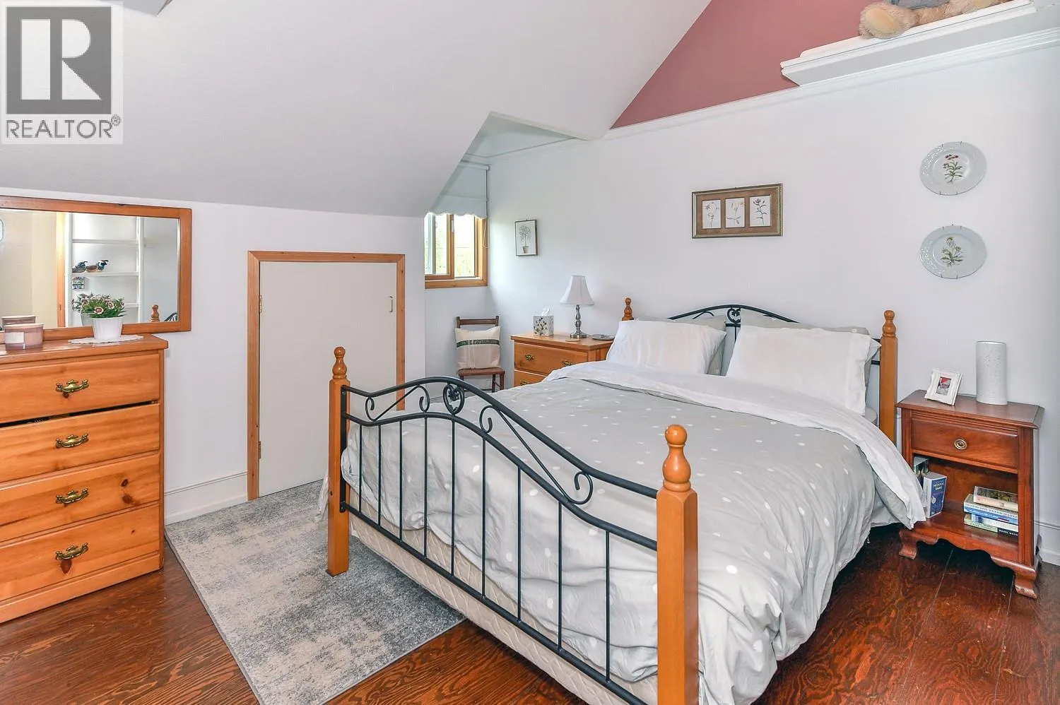 7372 Fintry Delta Road