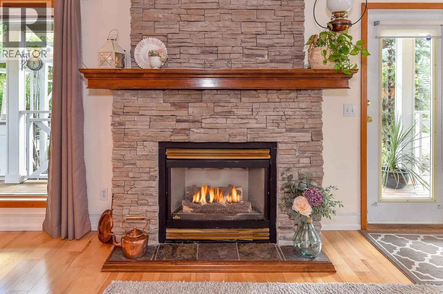 7372 Fintry Delta Road
