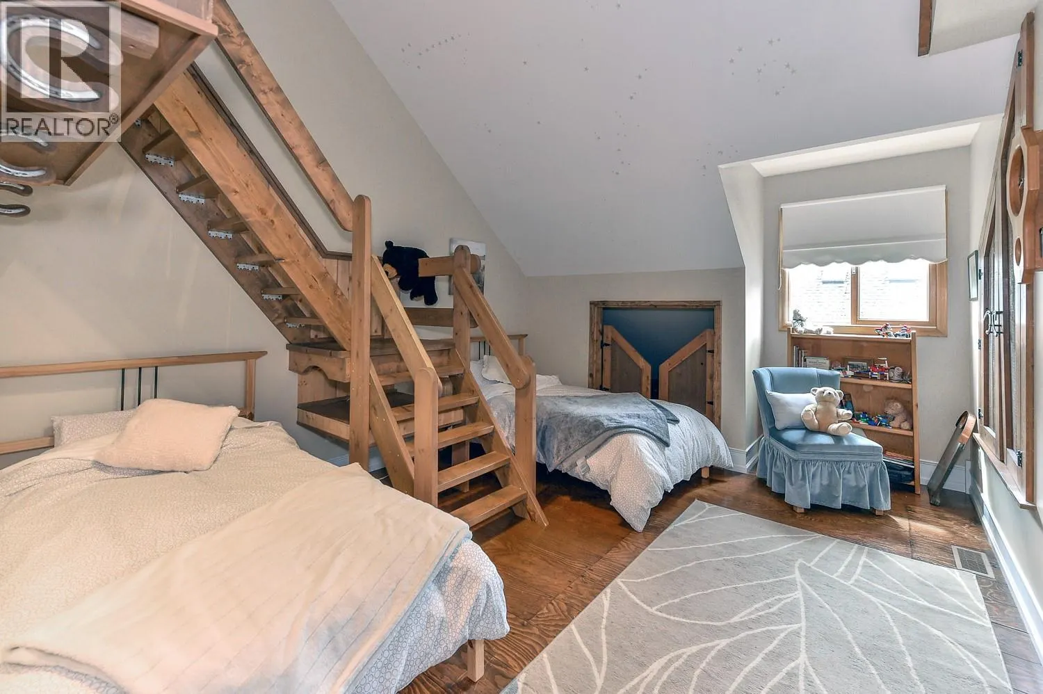 7372 Fintry Delta Road