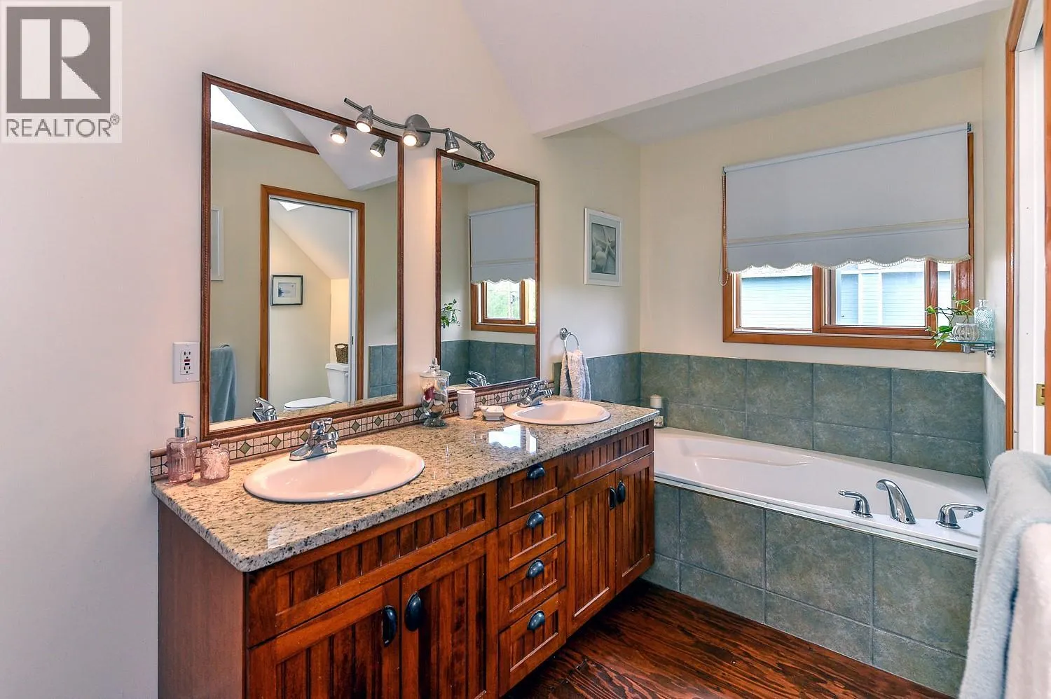 7372 Fintry Delta Road