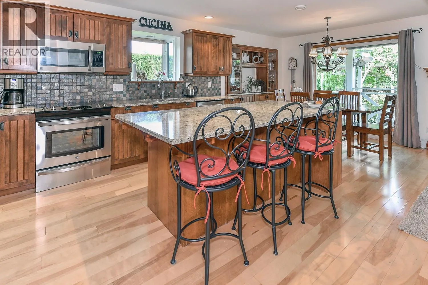 7372 Fintry Delta Road