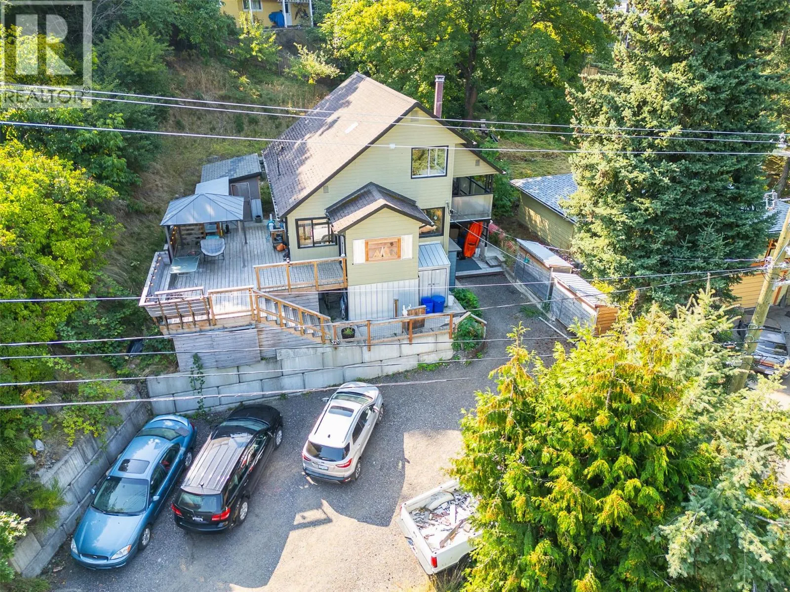 320 CHATHAM Street