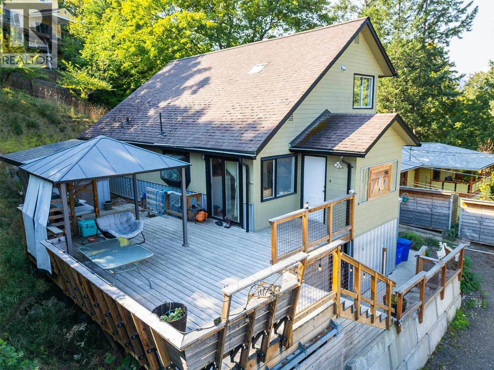 320 CHATHAM Street
