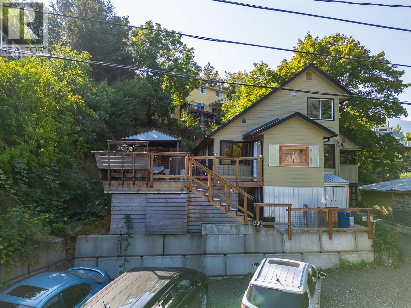 320 CHATHAM Street
