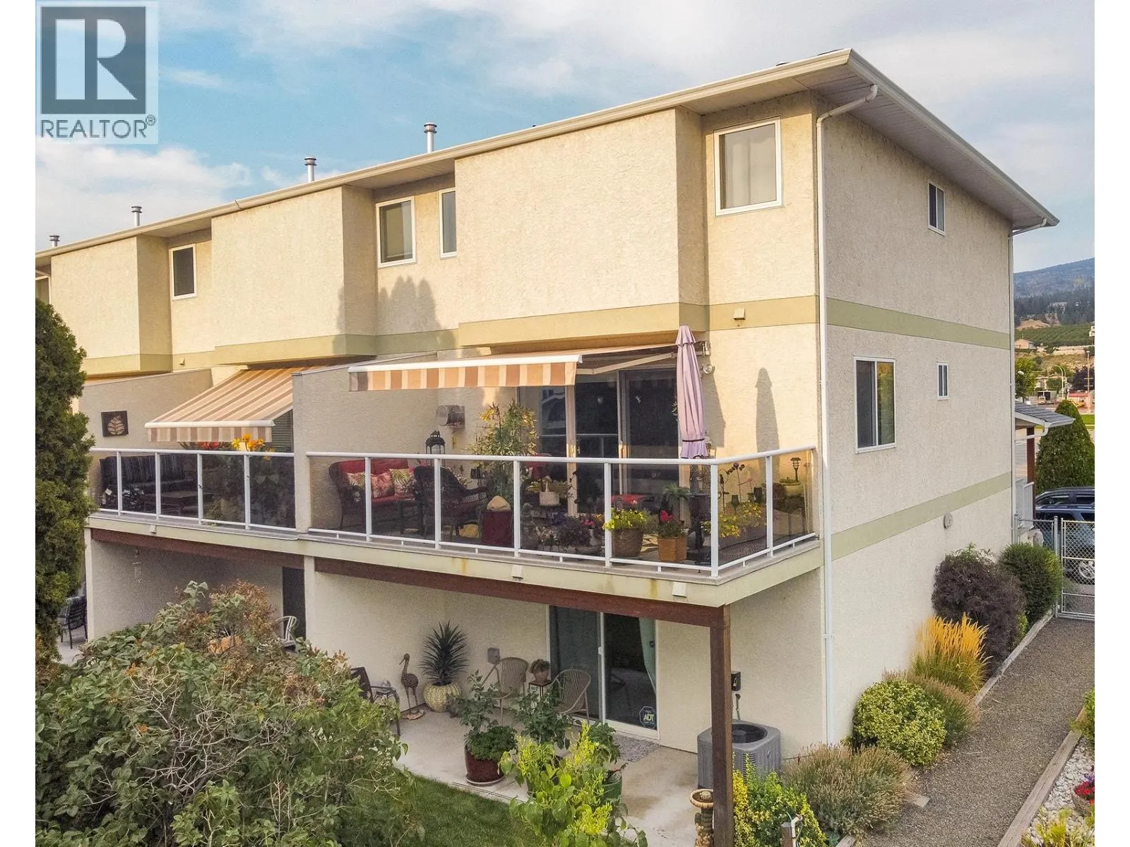 158 Green Avenue Unit# 105