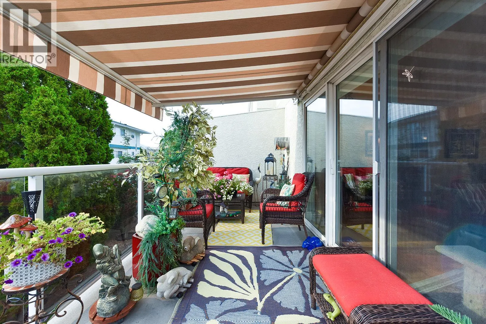 158 Green Avenue Unit# 105
