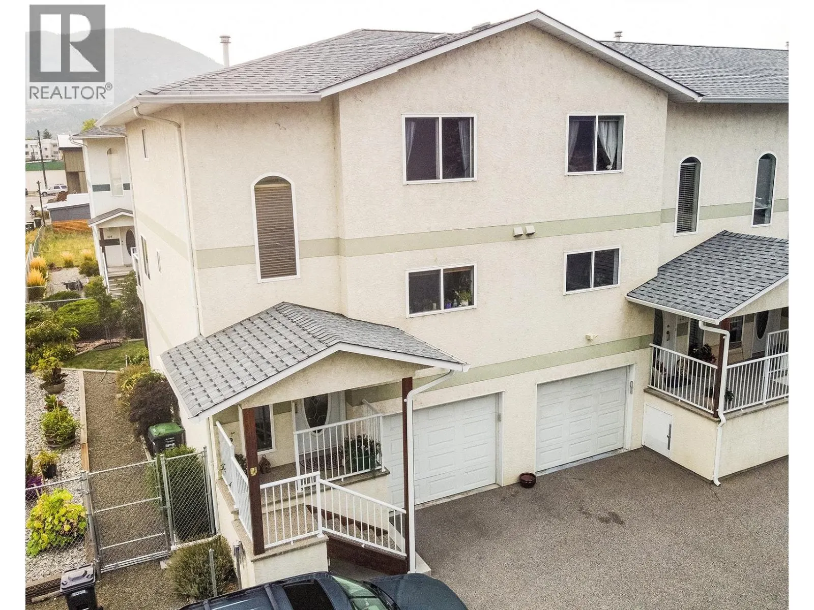 158 Green Avenue Unit# 105