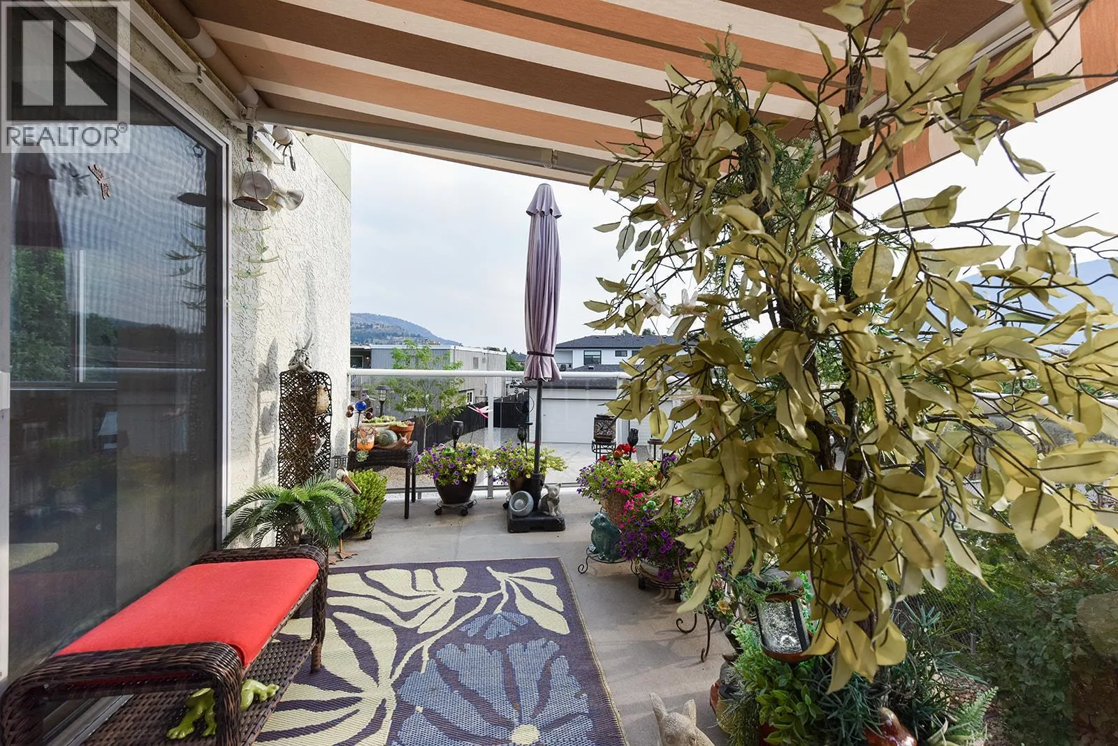 158 Green Avenue Unit# 105