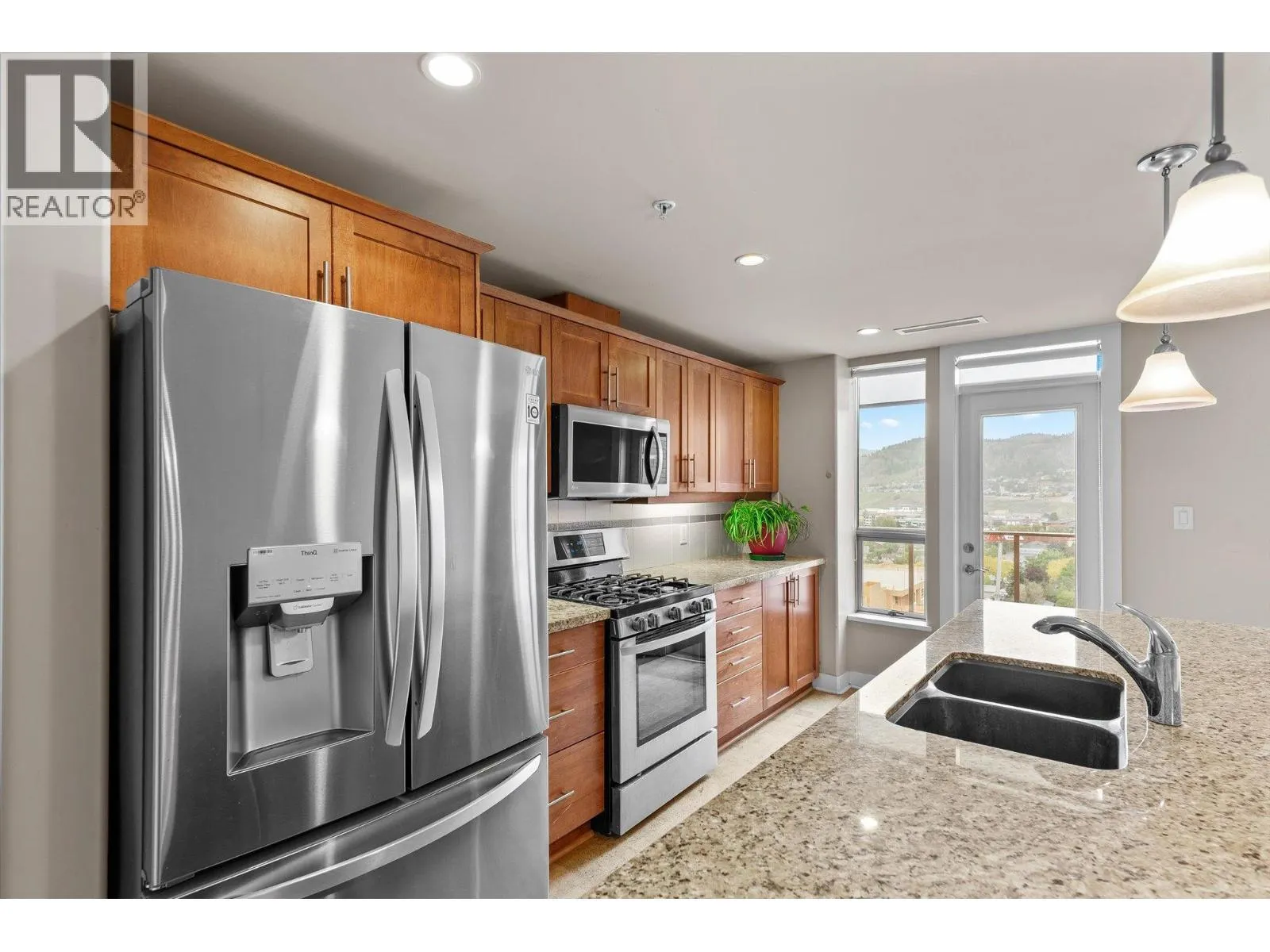 1160 Bernard Avenue Unit# 1207