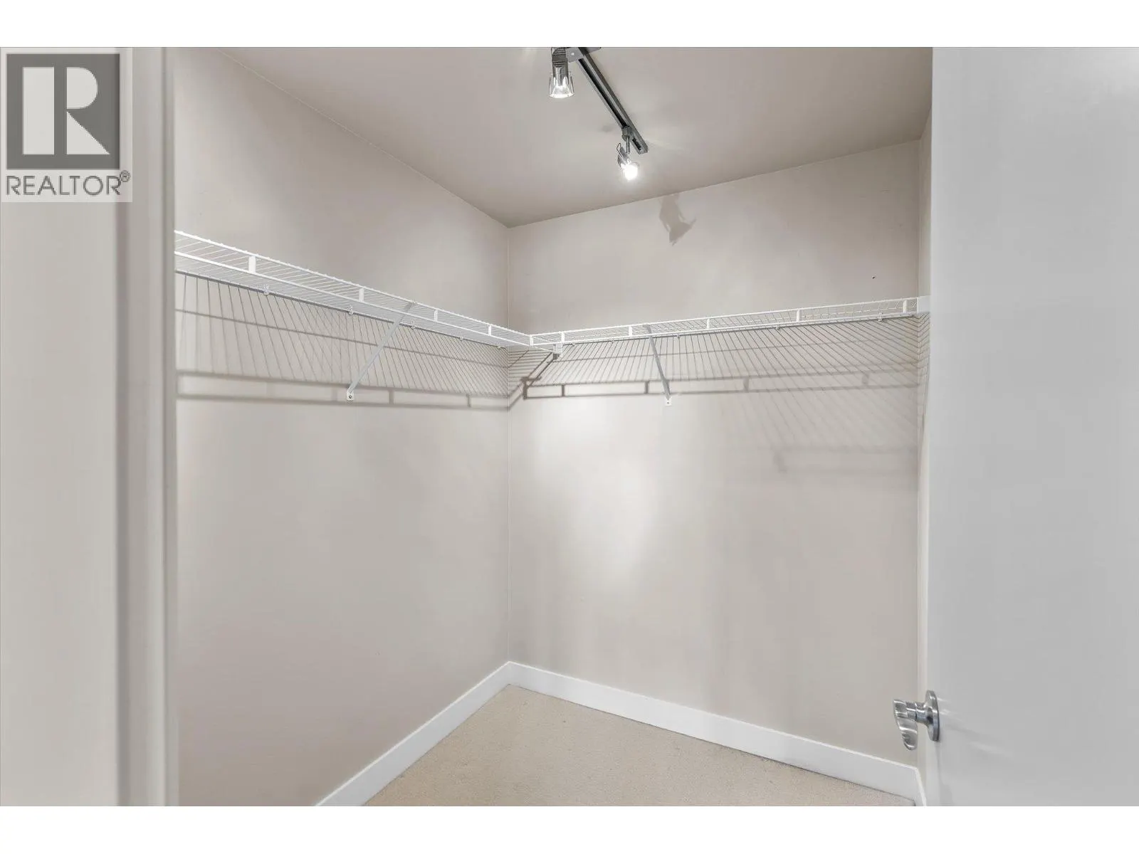 1160 Bernard Avenue Unit# 1207