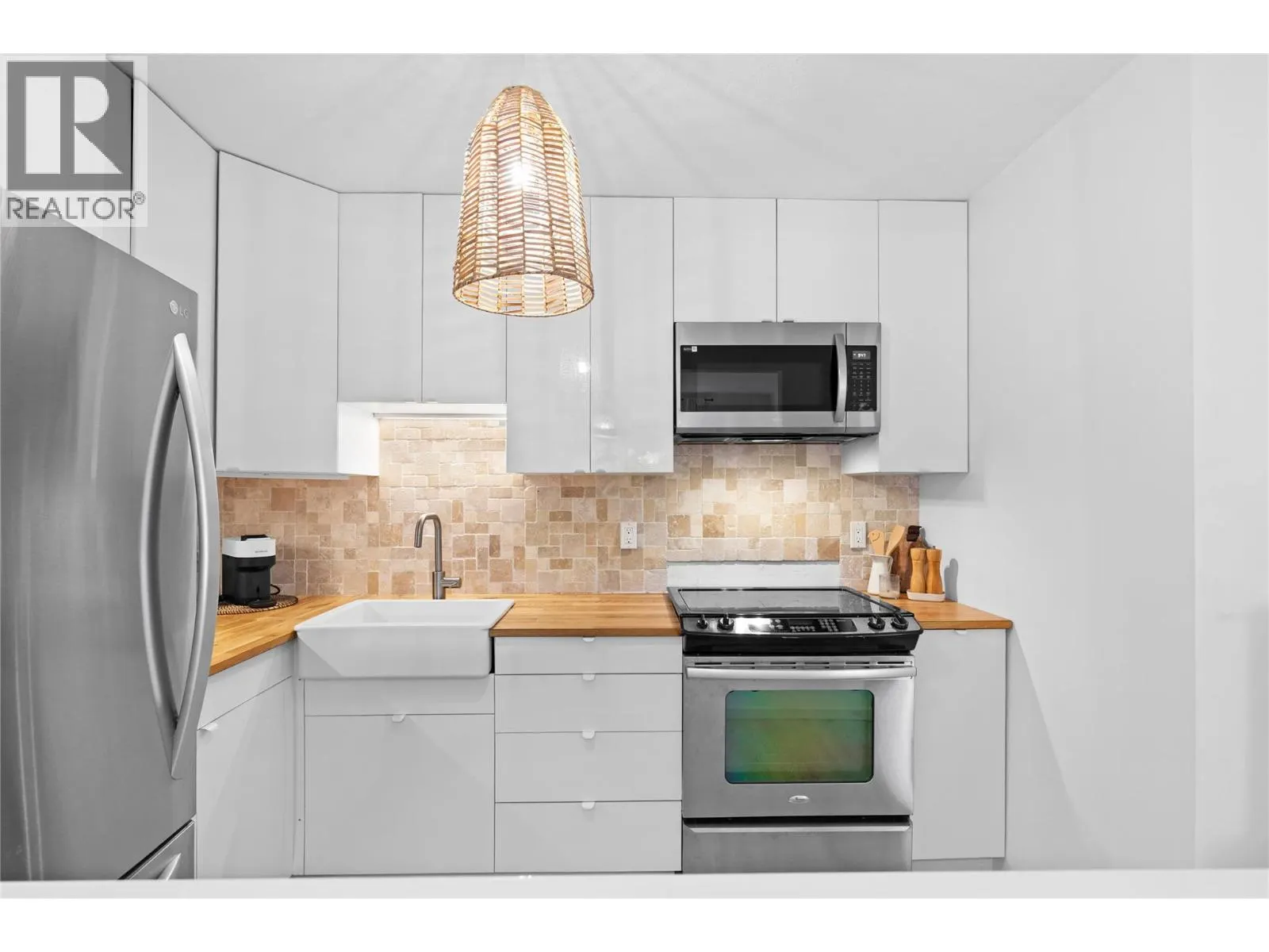 3160 De Montreuil Court Unit# 406