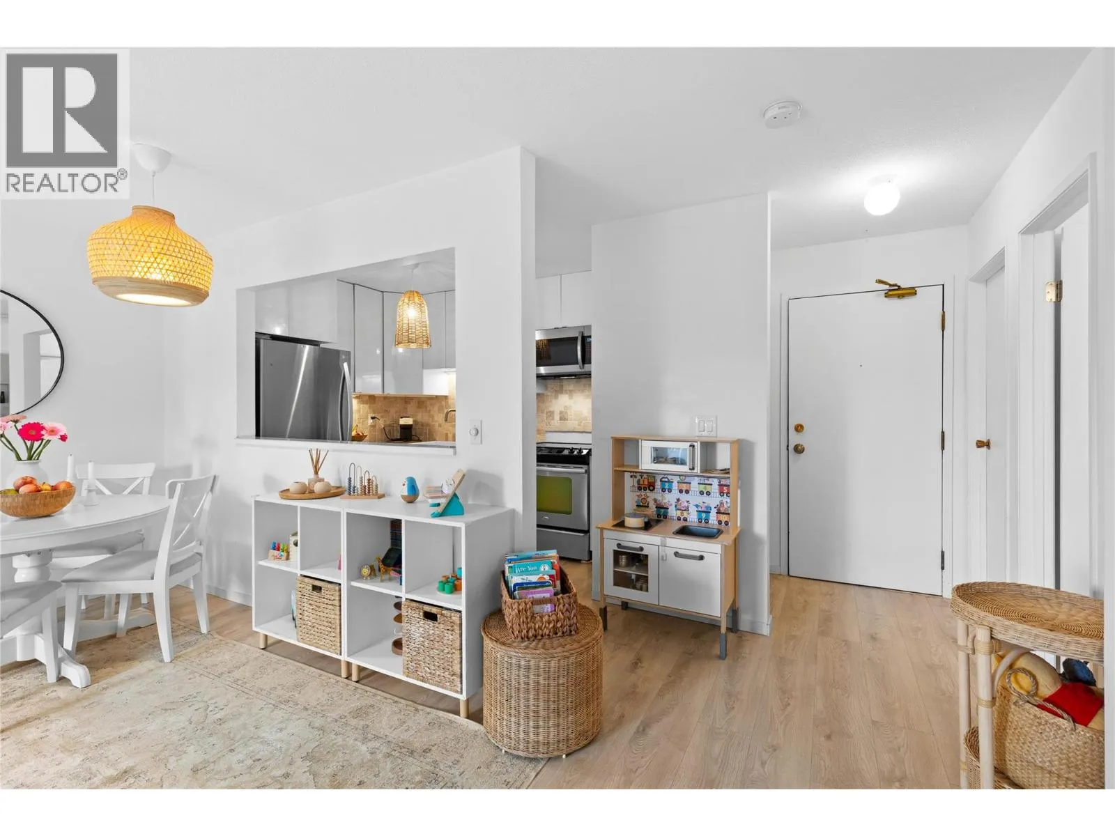 3160 De Montreuil Court Unit# 406