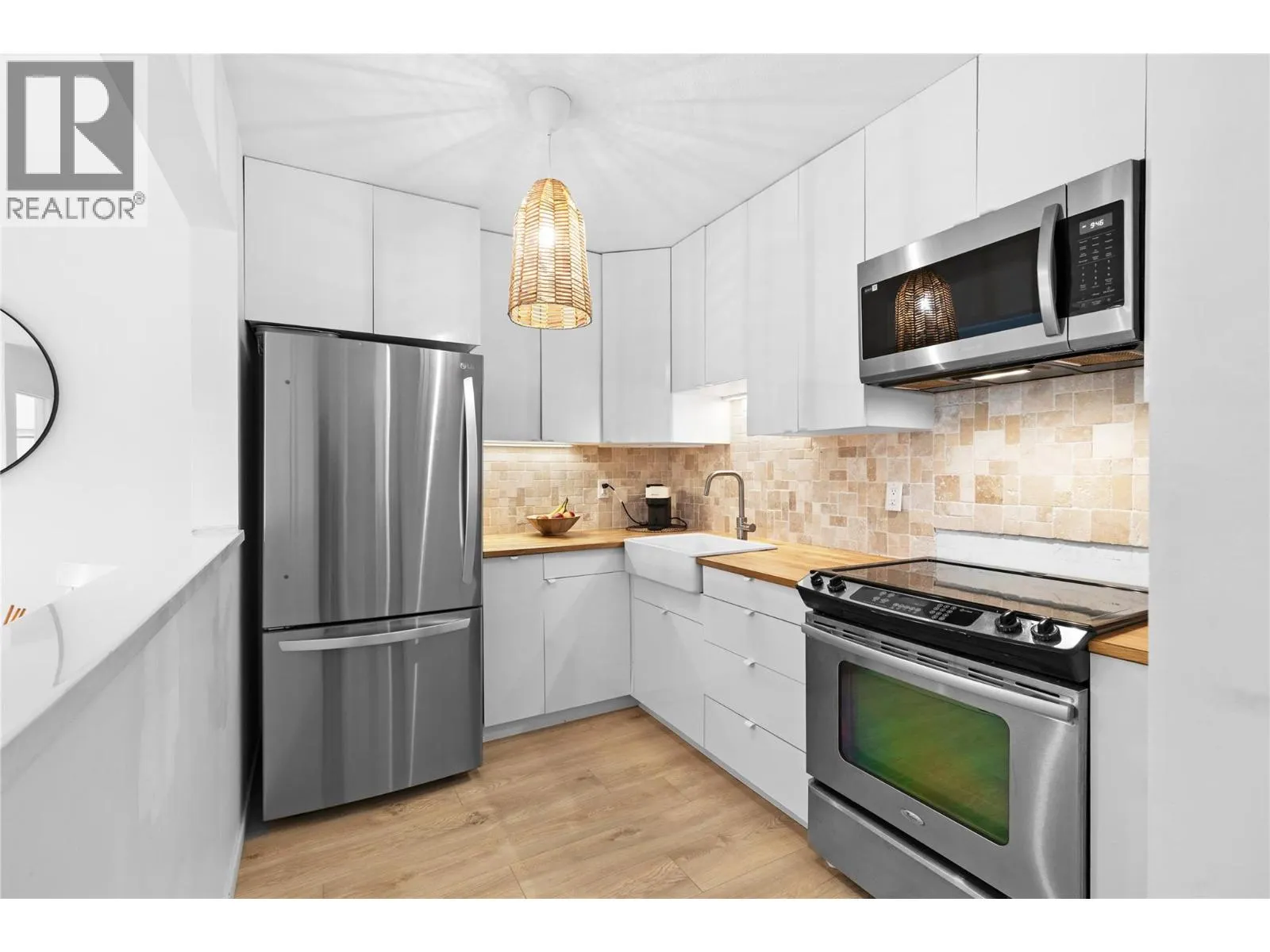 3160 De Montreuil Court Unit# 406