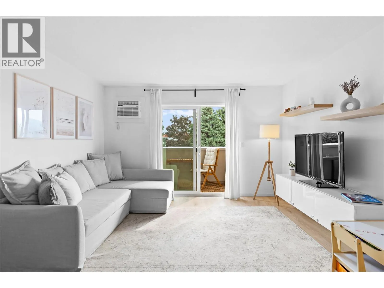 3160 De Montreuil Court Unit# 406