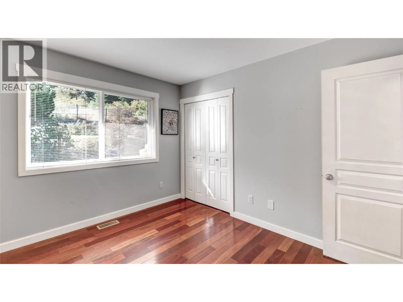 3065 Lakeview Cove Road