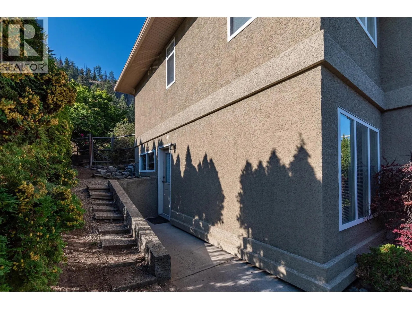 3065 Lakeview Cove Road