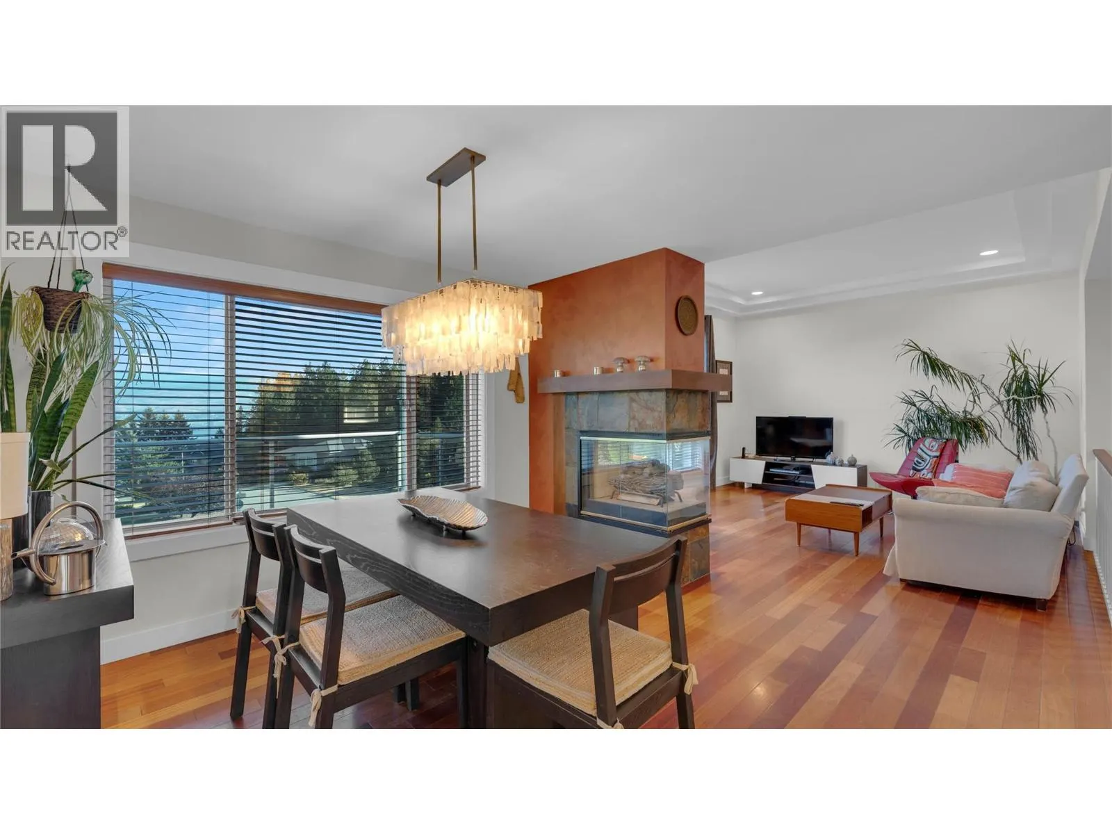 3065 Lakeview Cove Road