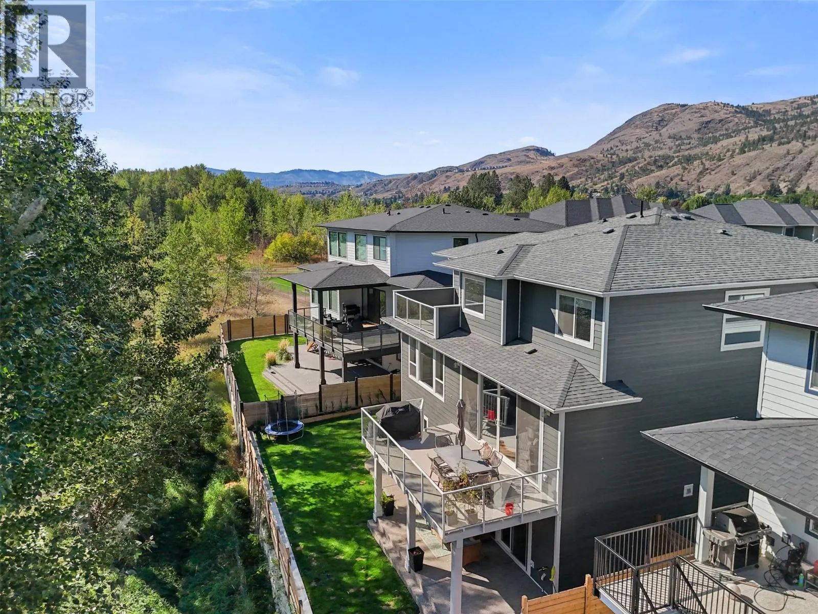 2742 BEACHMOUNT Crescent
