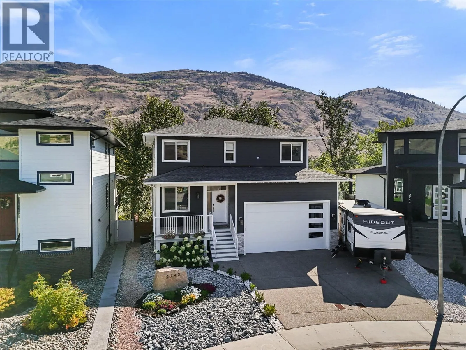 2742 BEACHMOUNT Crescent