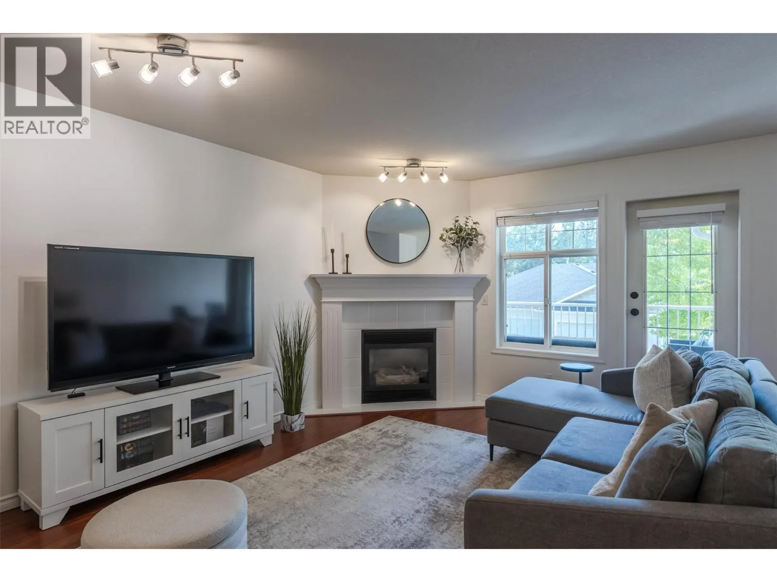 3825 Glen Canyon Drive Unit# 103