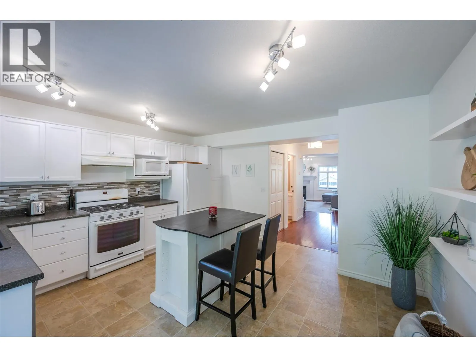 3825 Glen Canyon Drive Unit# 103