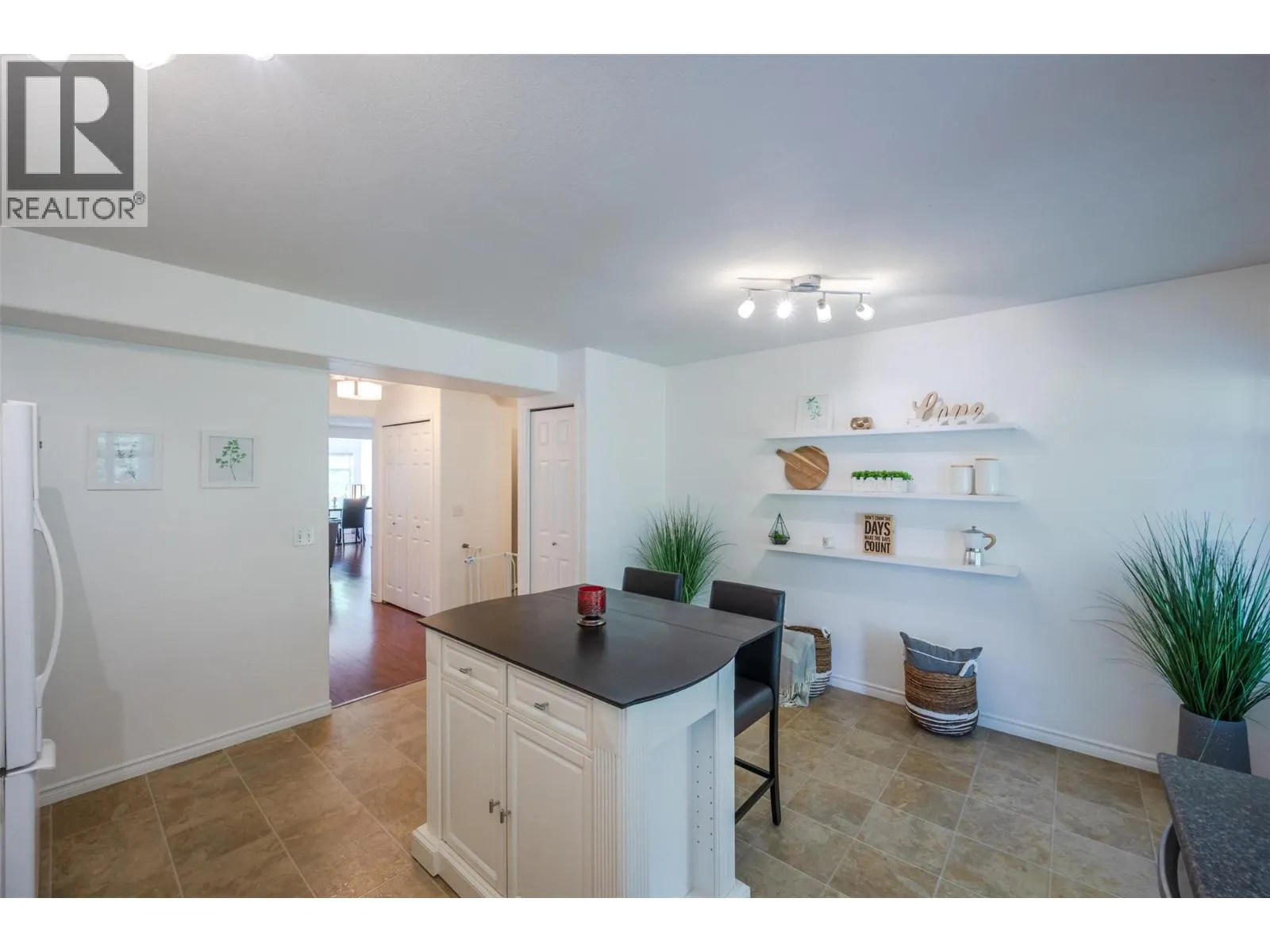 3825 Glen Canyon Drive Unit# 103