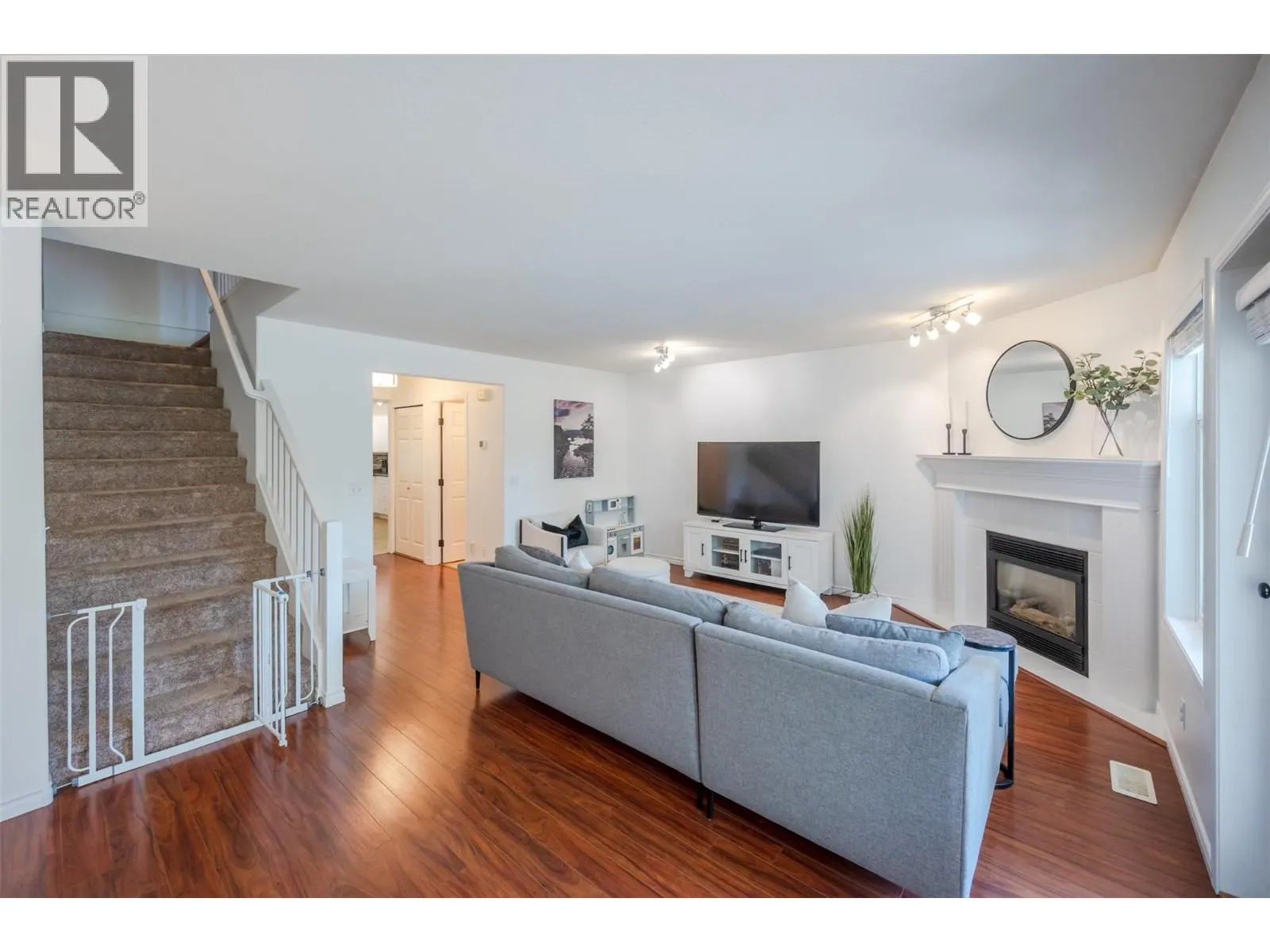 3825 Glen Canyon Drive Unit# 103