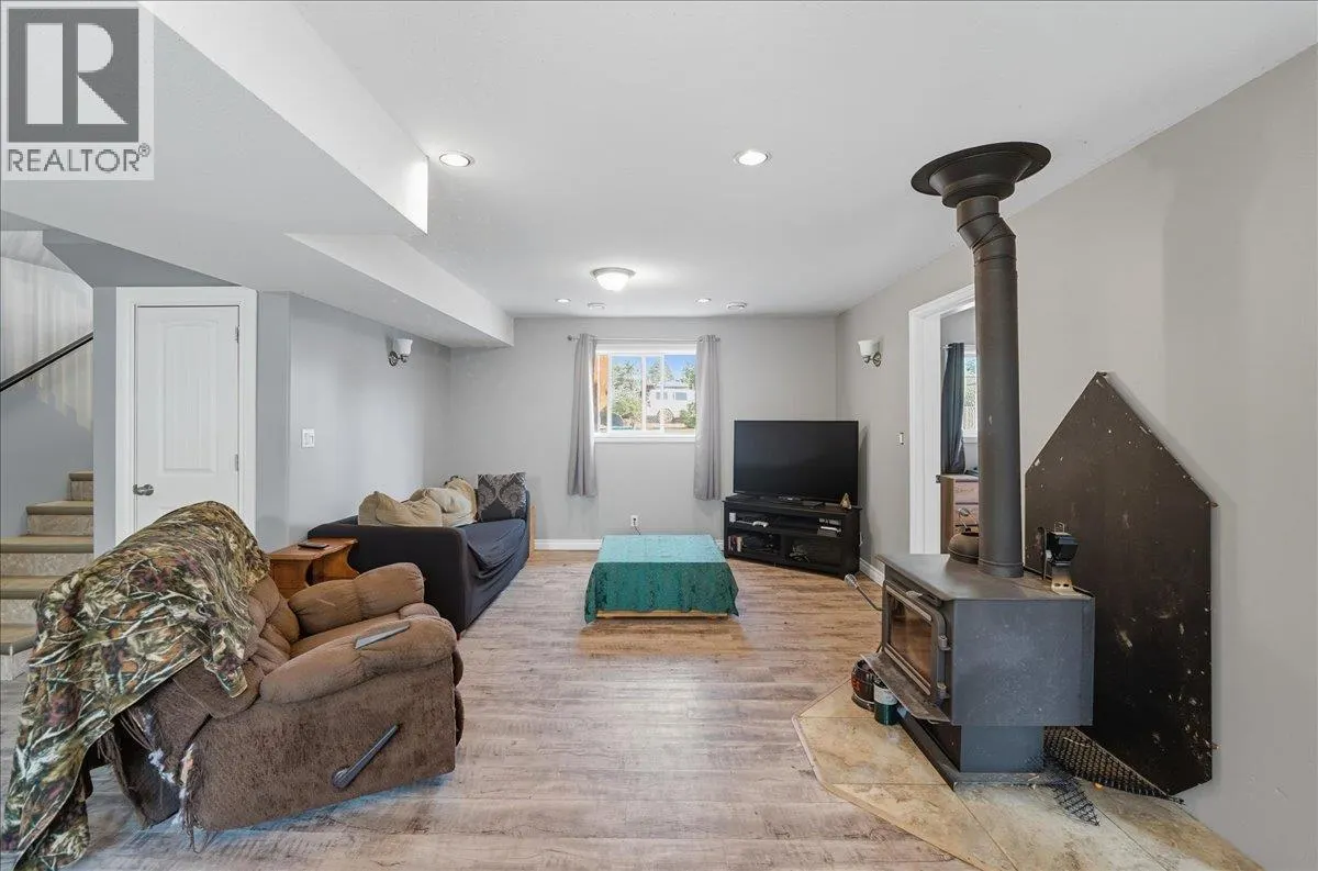 1076 Columbia Heights Road
